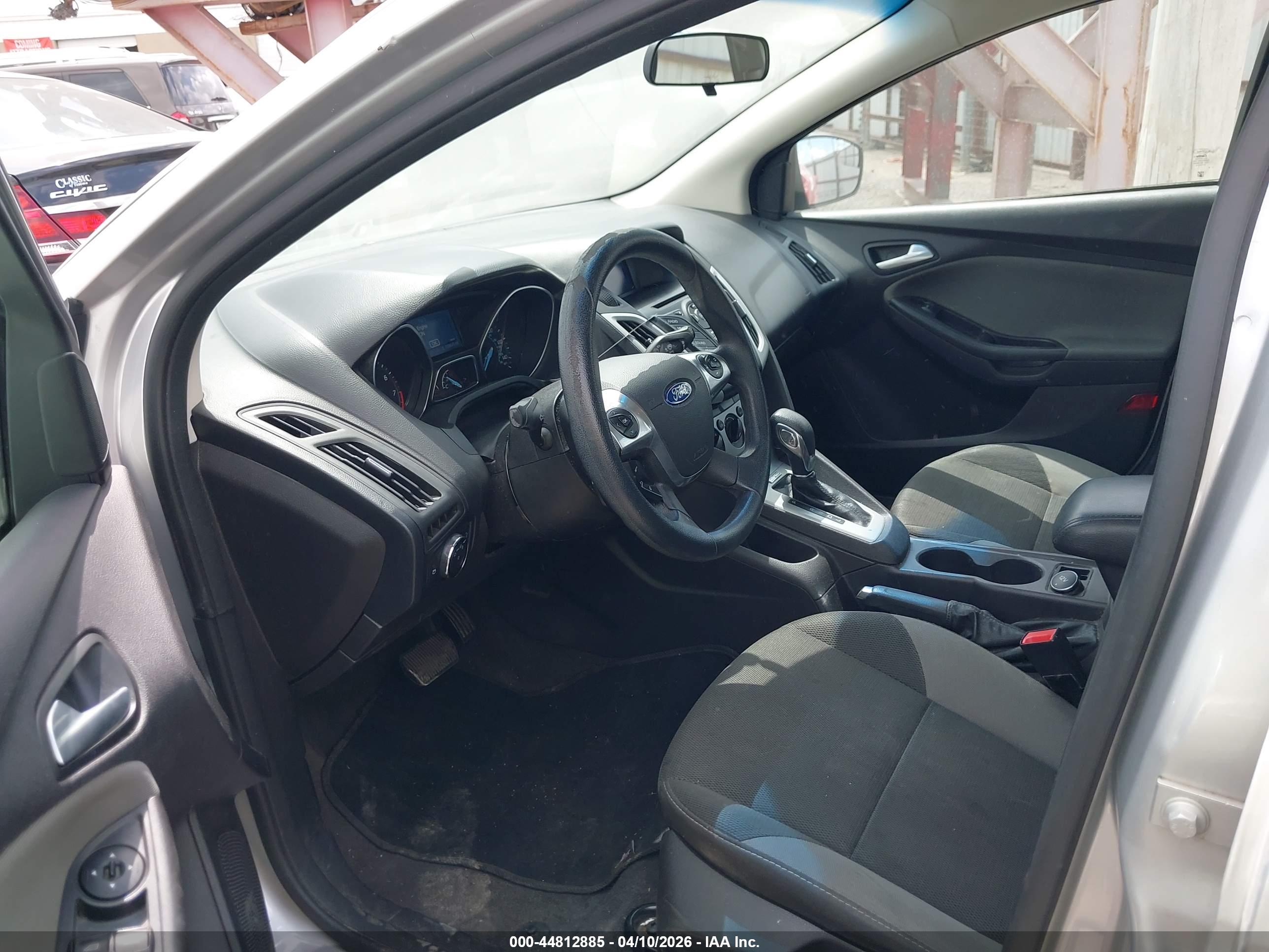 FORD FOCUS image 5