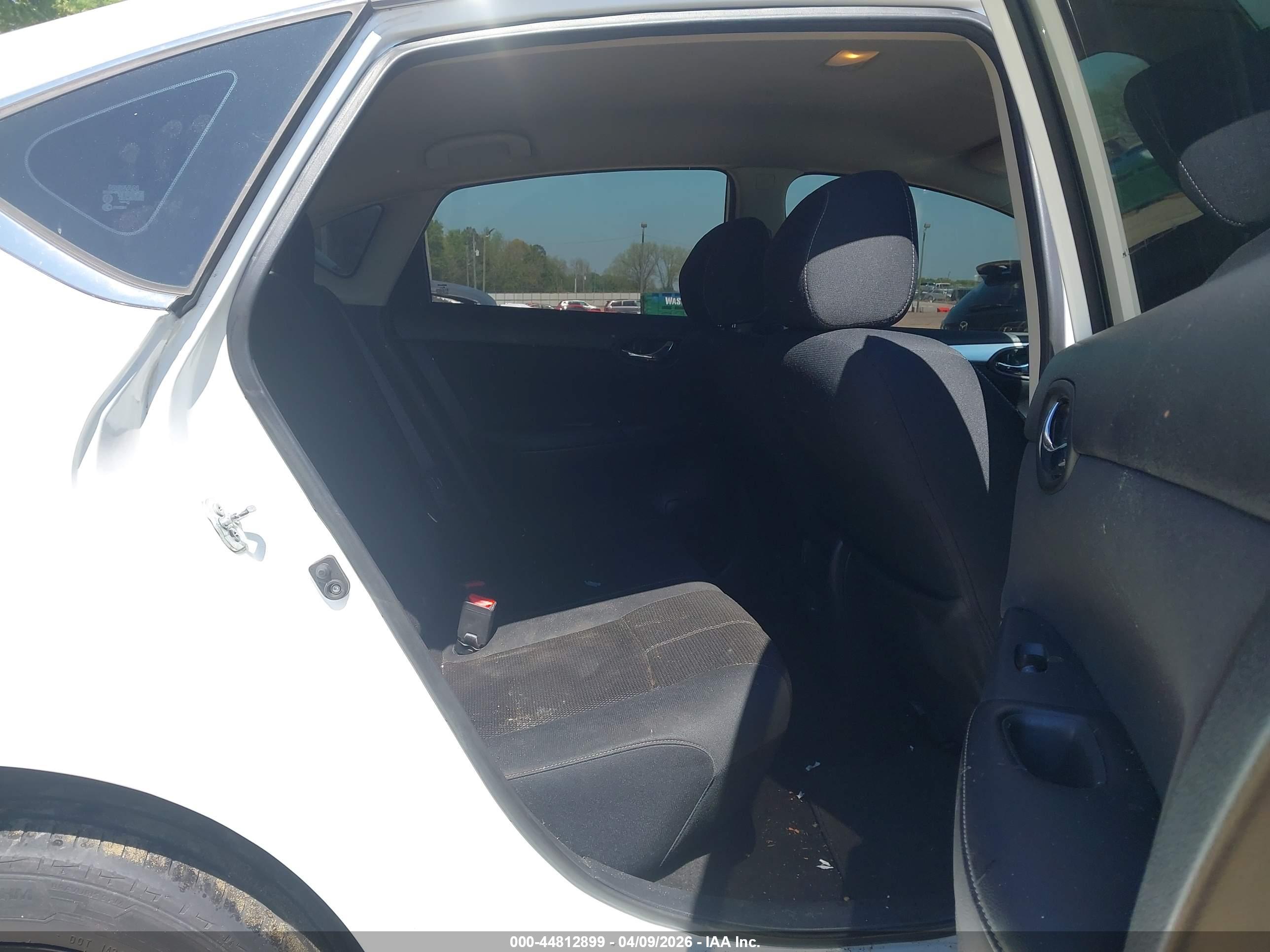 NISSAN SENTRA image 8