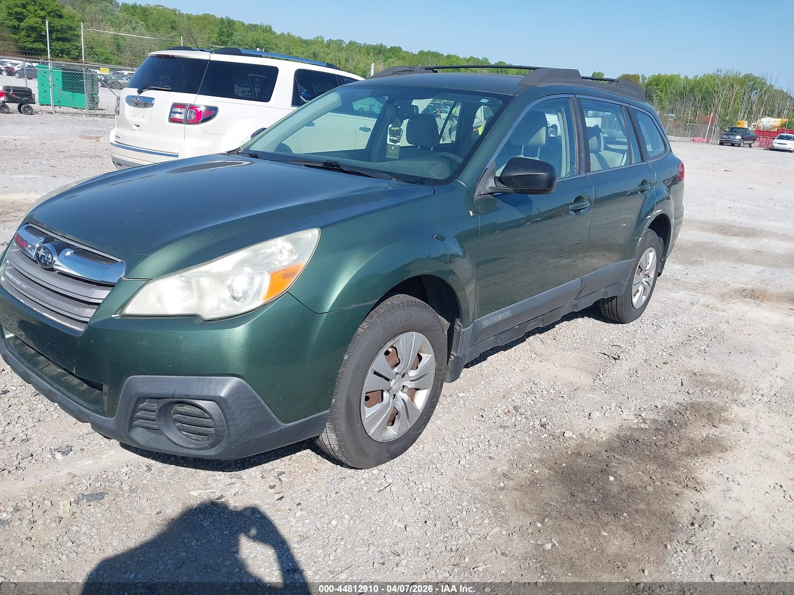 SUBARU OUTBACK image 2