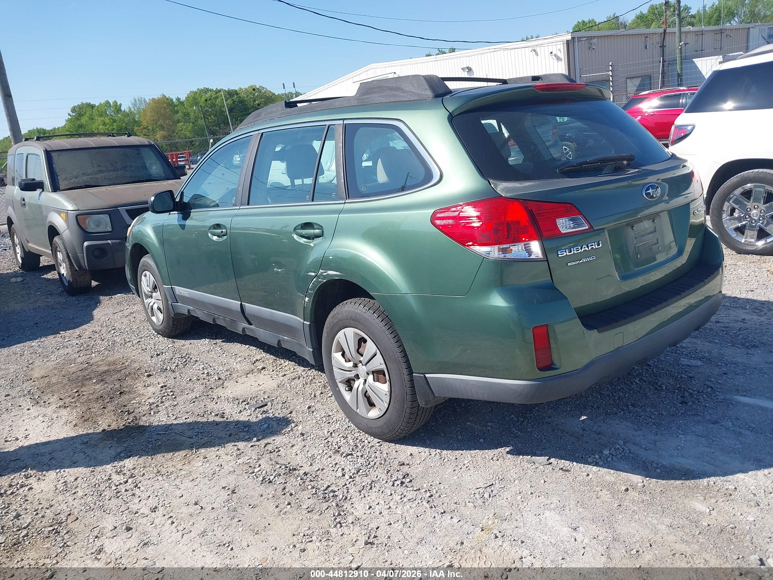 SUBARU OUTBACK image 3
