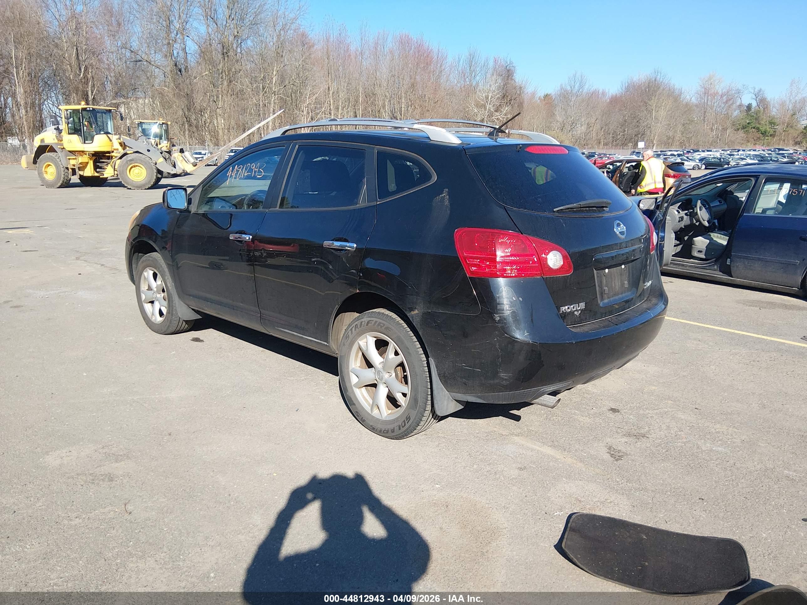 NISSAN ROGUE image 3
