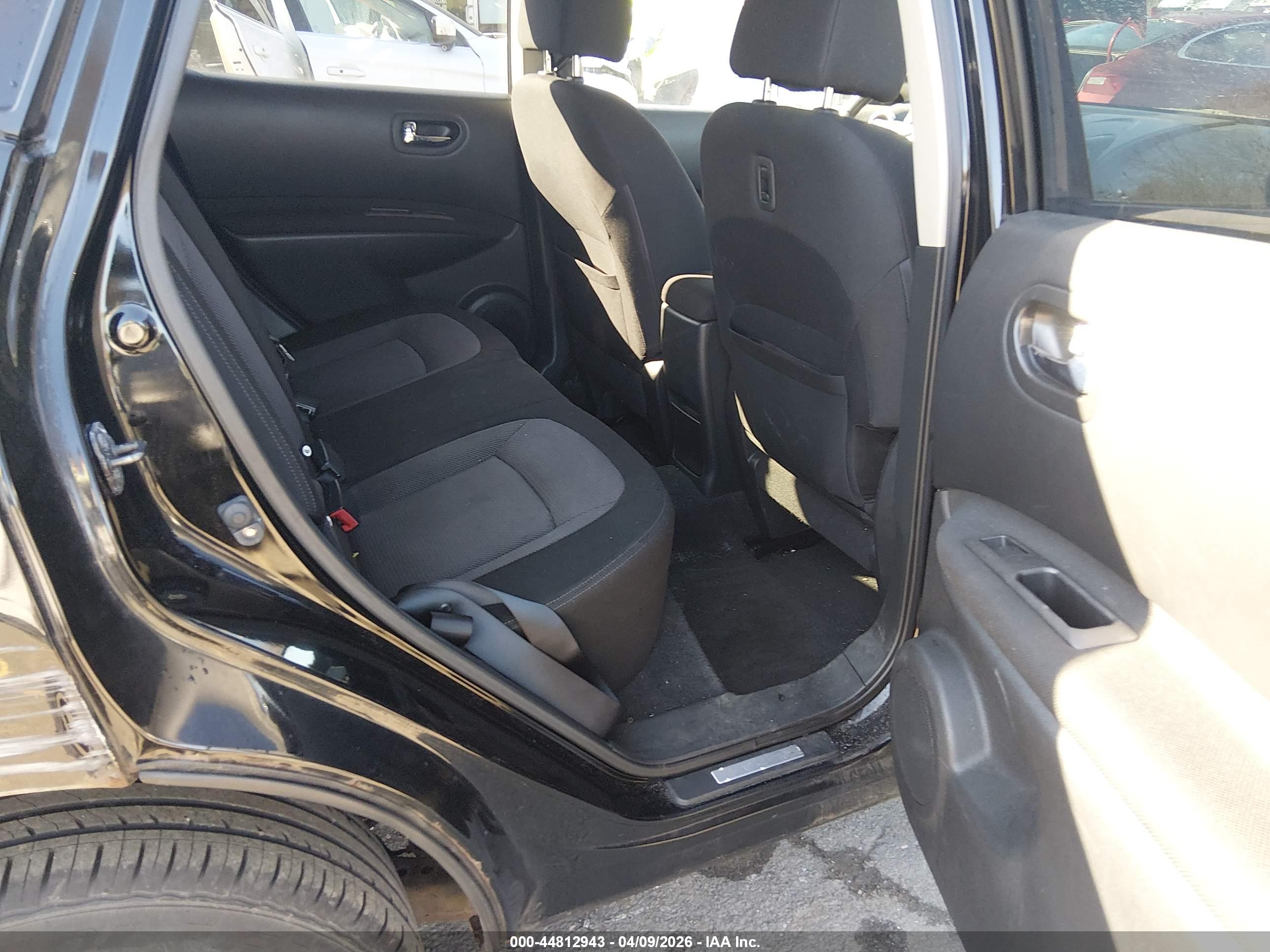NISSAN ROGUE image 8
