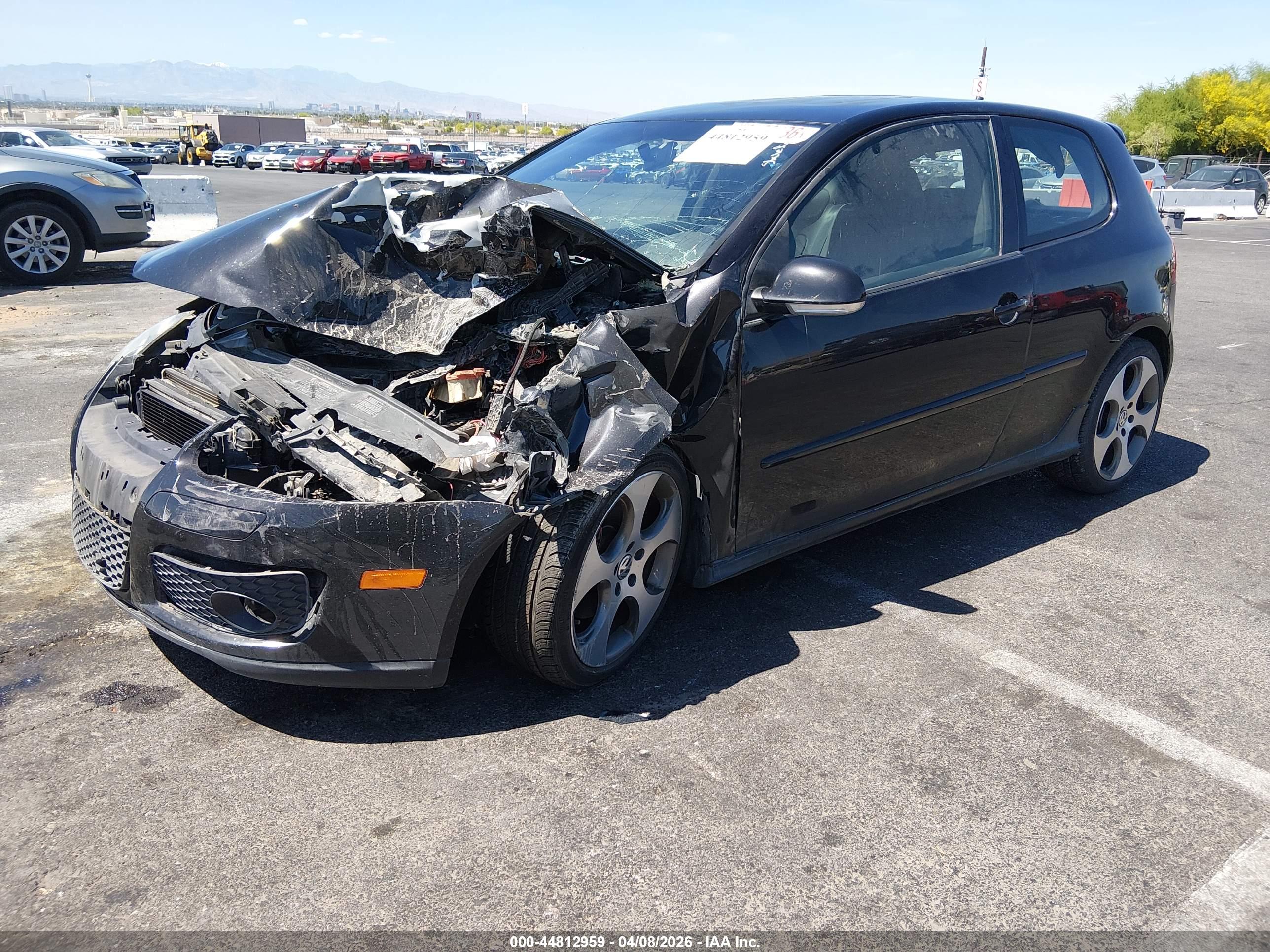 VOLKSWAGEN GTI image 2