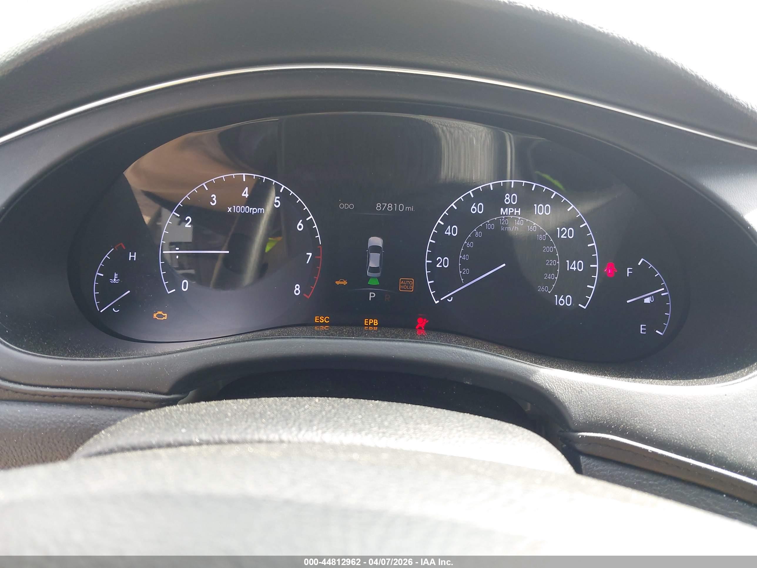HYUNDAI GENESIS image 7