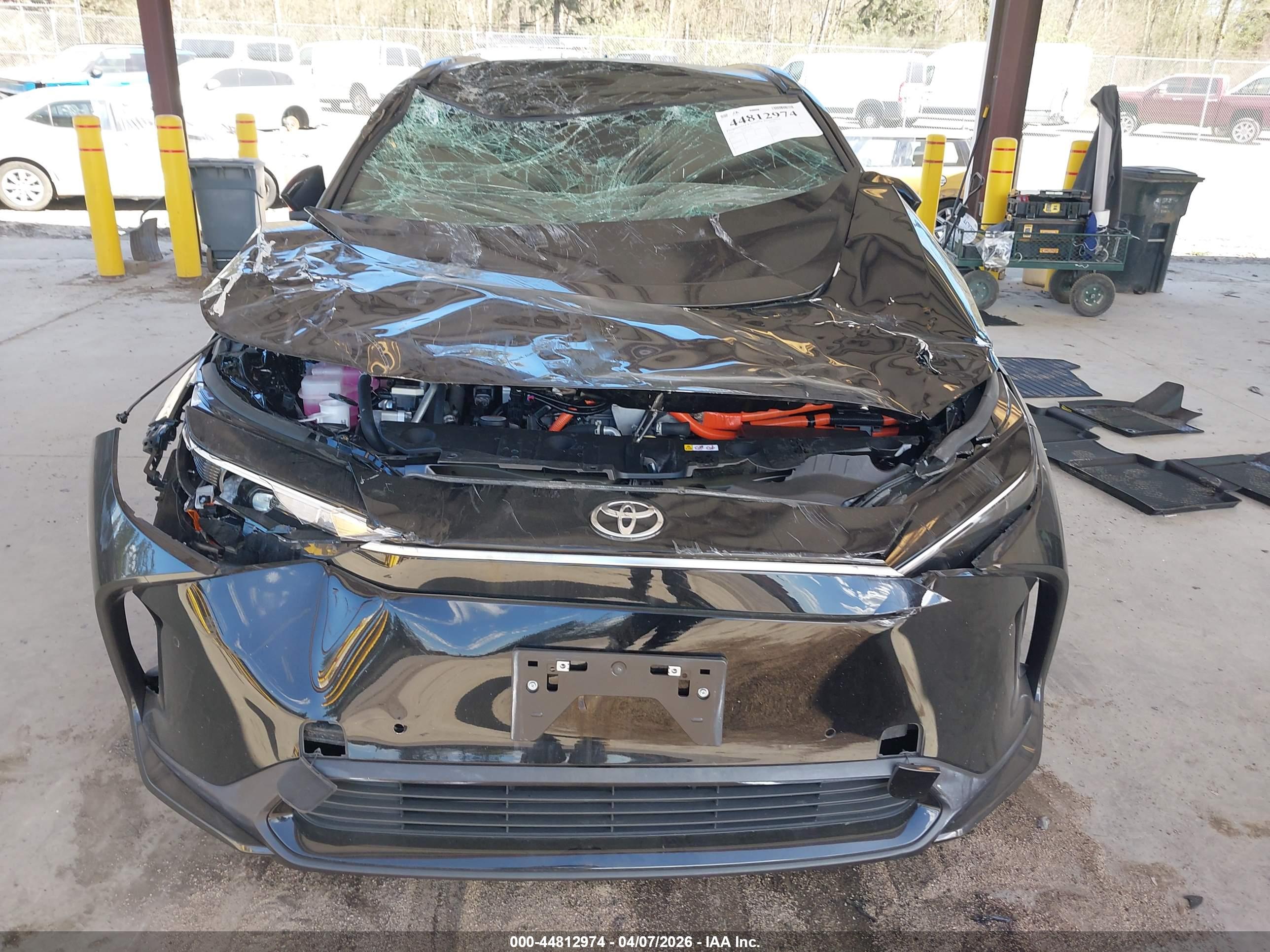 TOYOTA BZ4X image 6