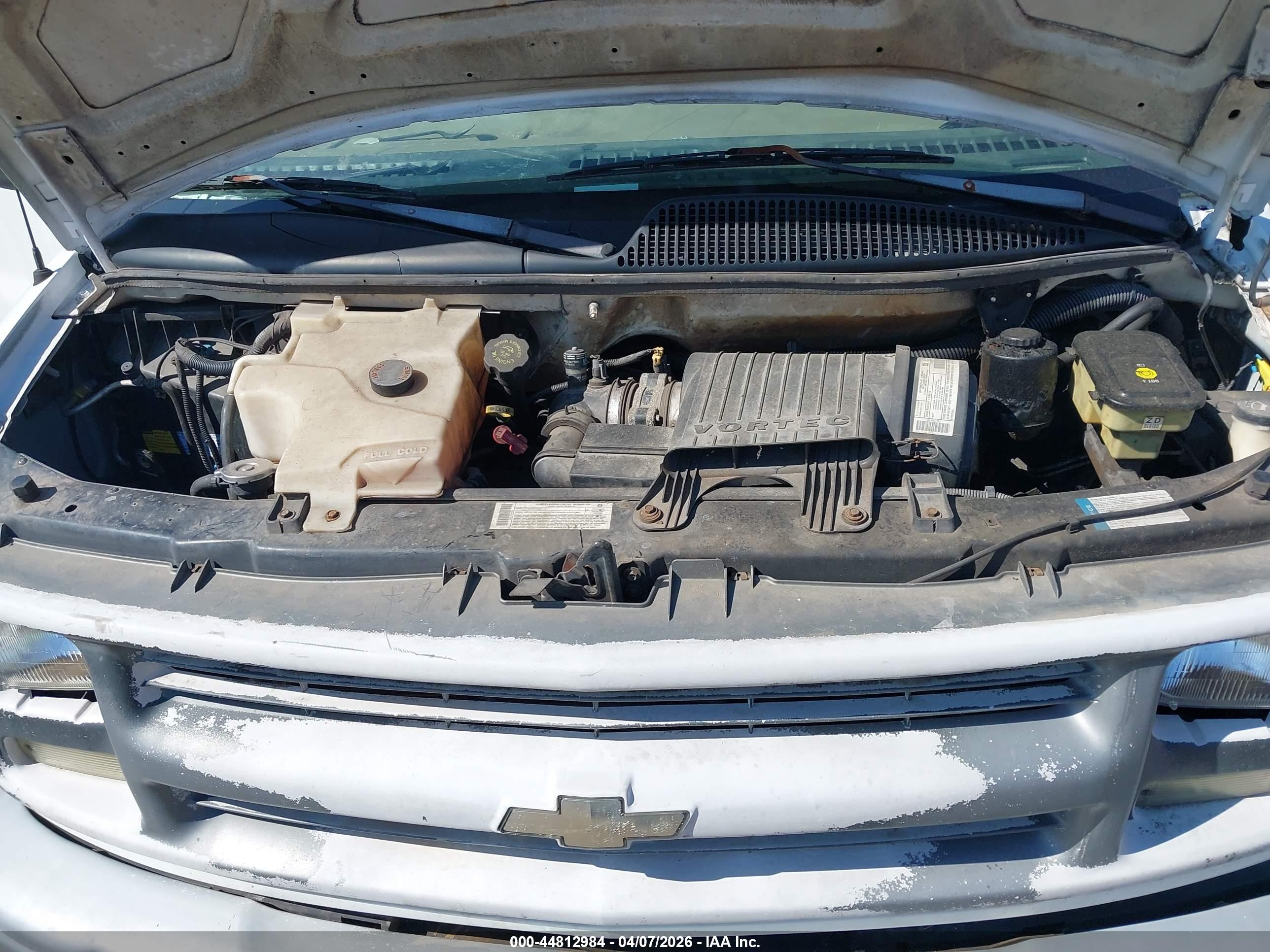 CHEVROLET EXPRESS image 10