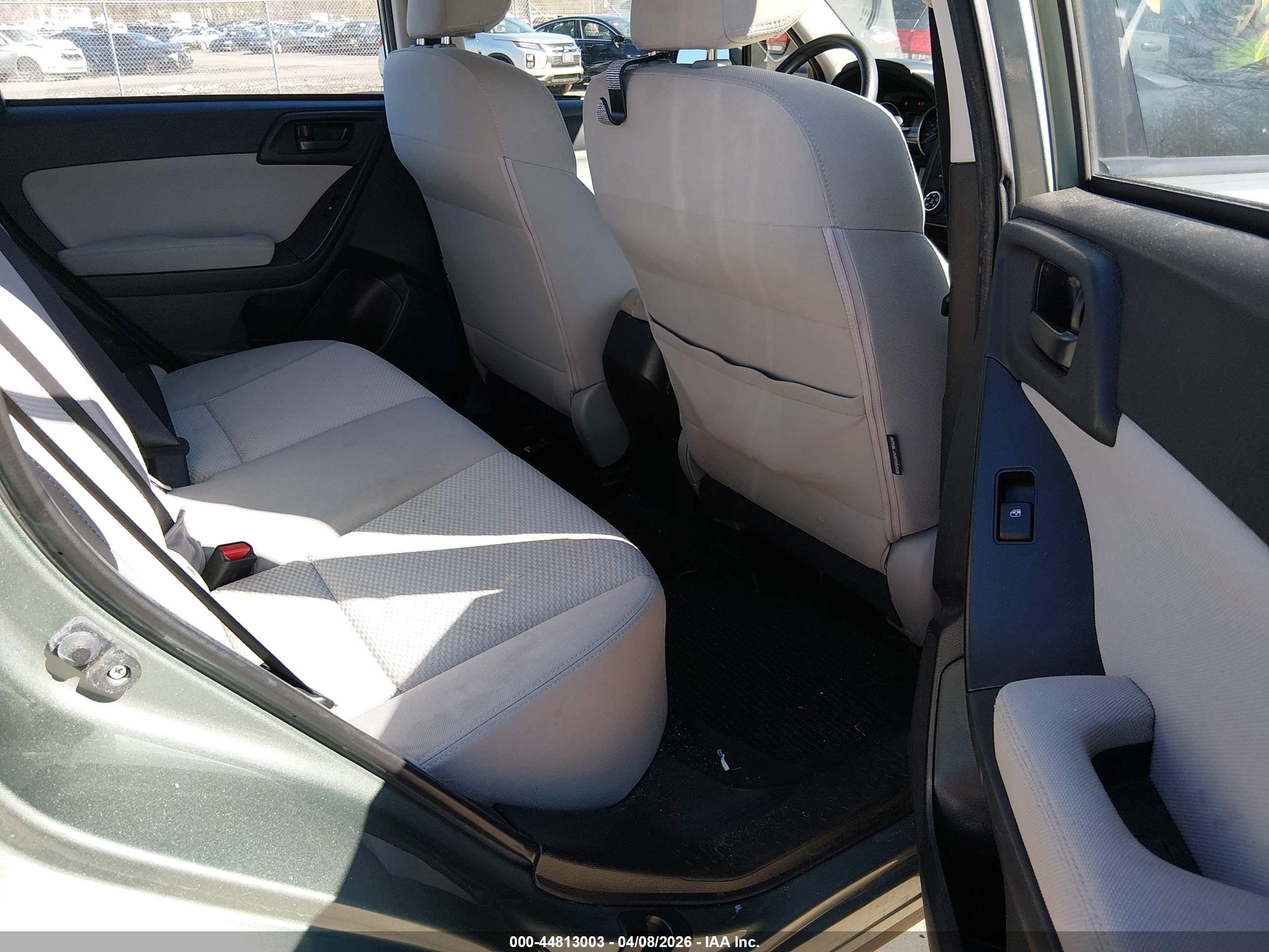 SUBARU FORESTER image 8