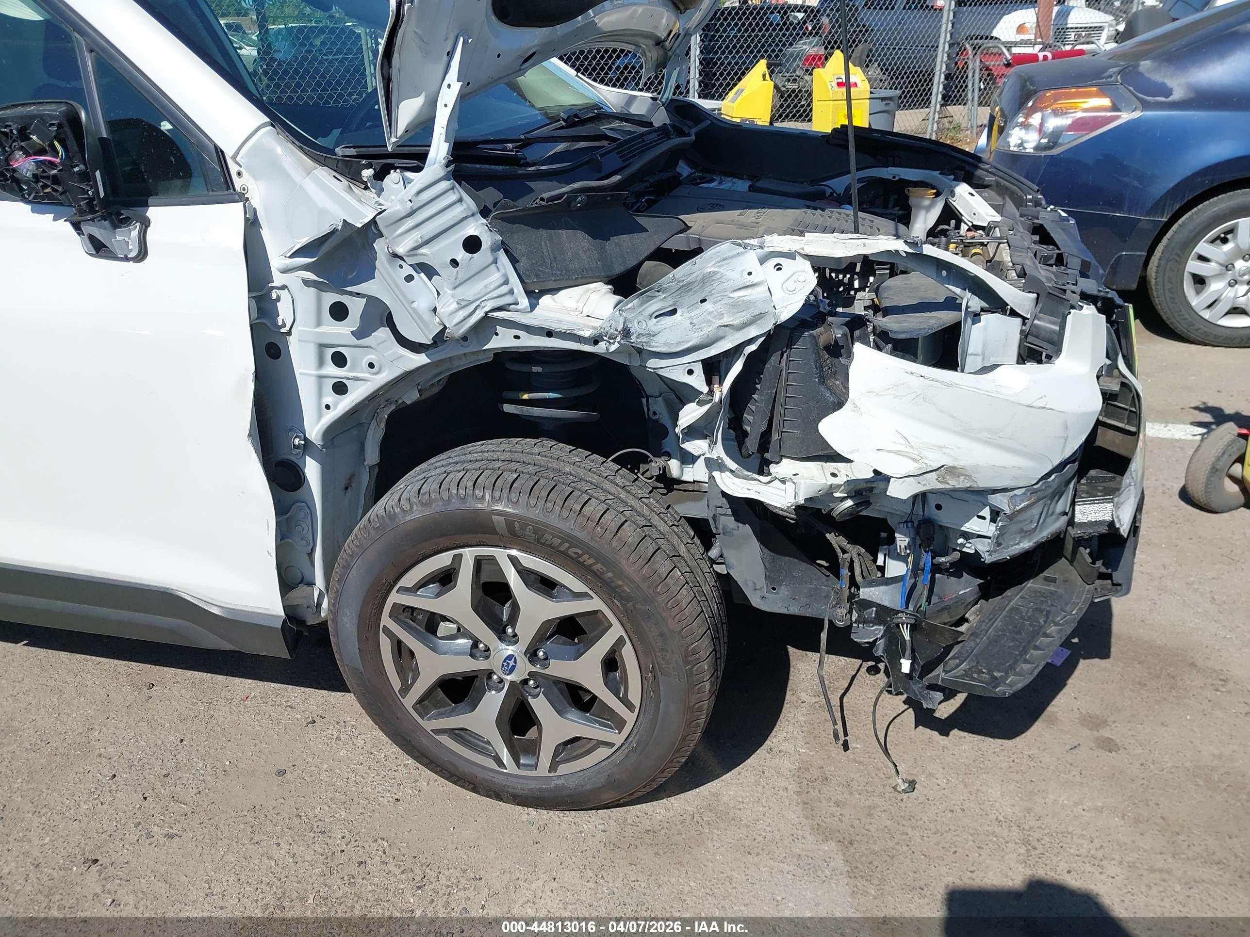 SUBARU FORESTER image 6
