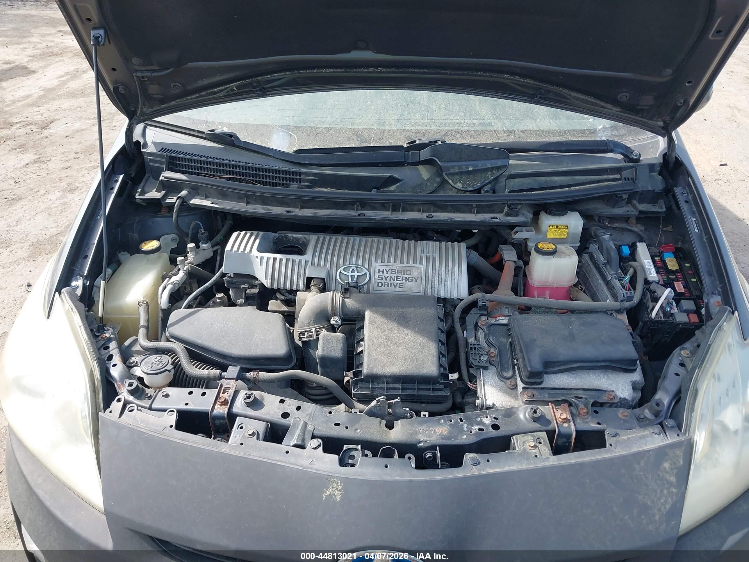 TOYOTA PRIUS image 10