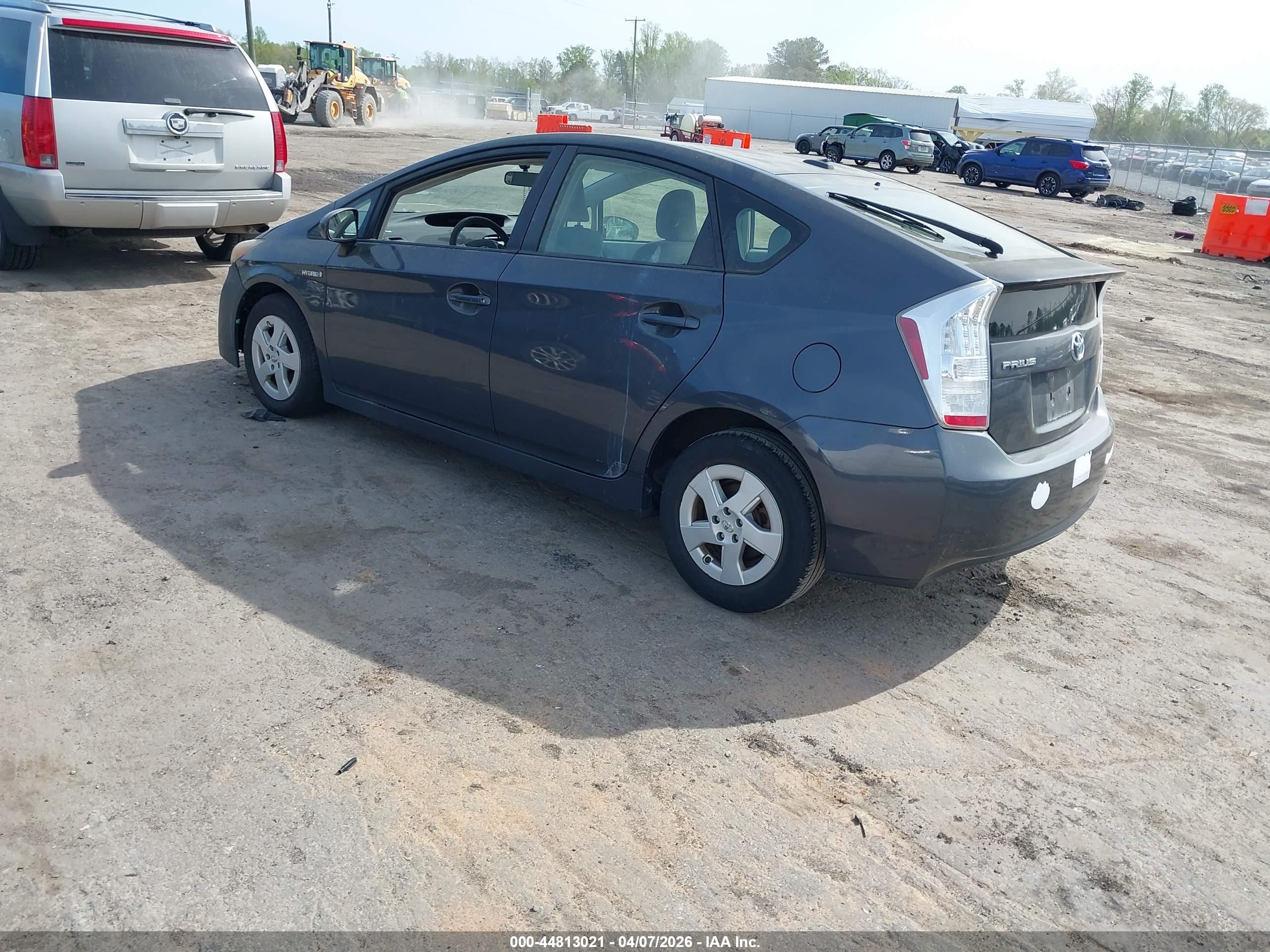 TOYOTA PRIUS image 3