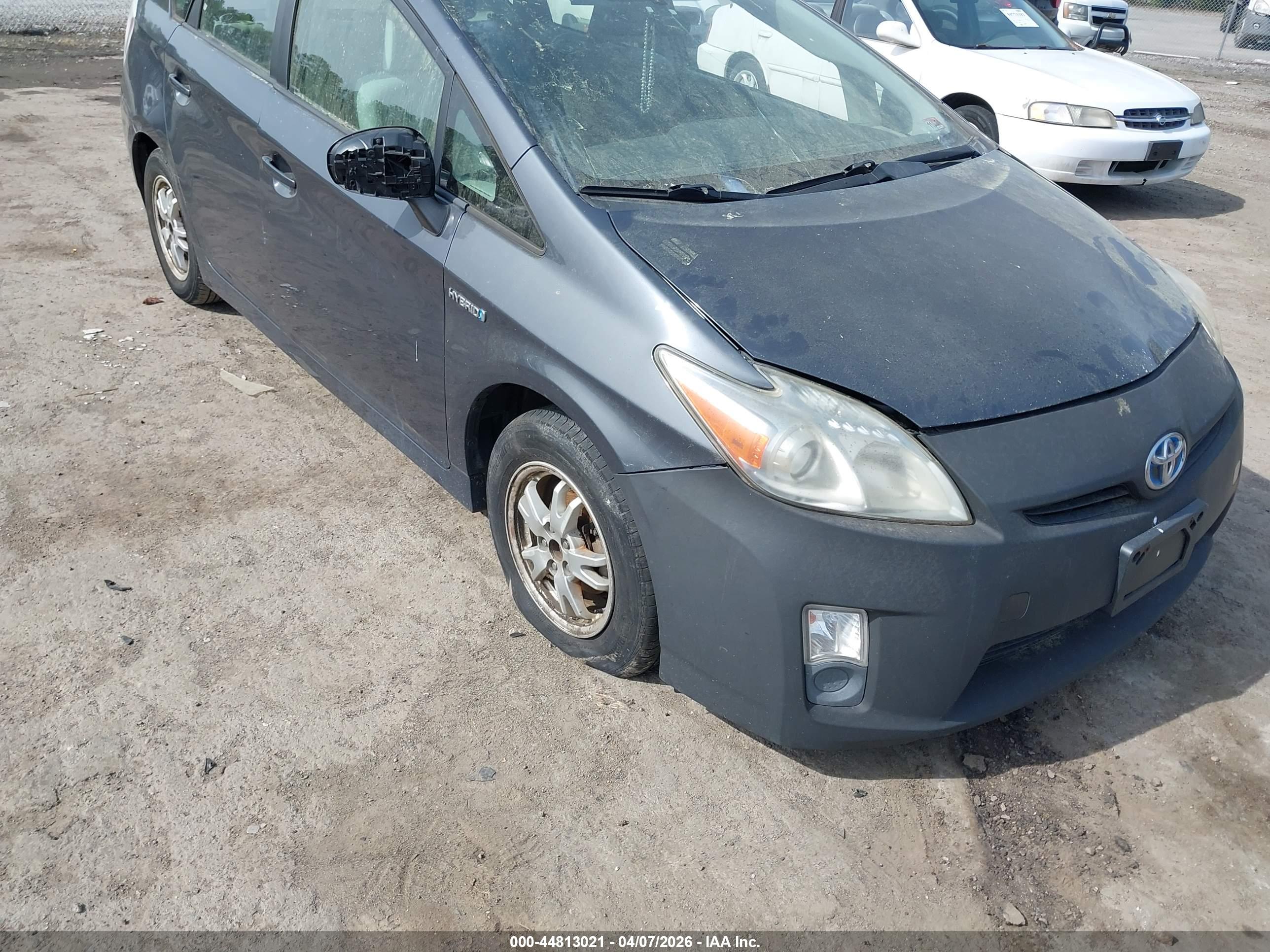 TOYOTA PRIUS image 6