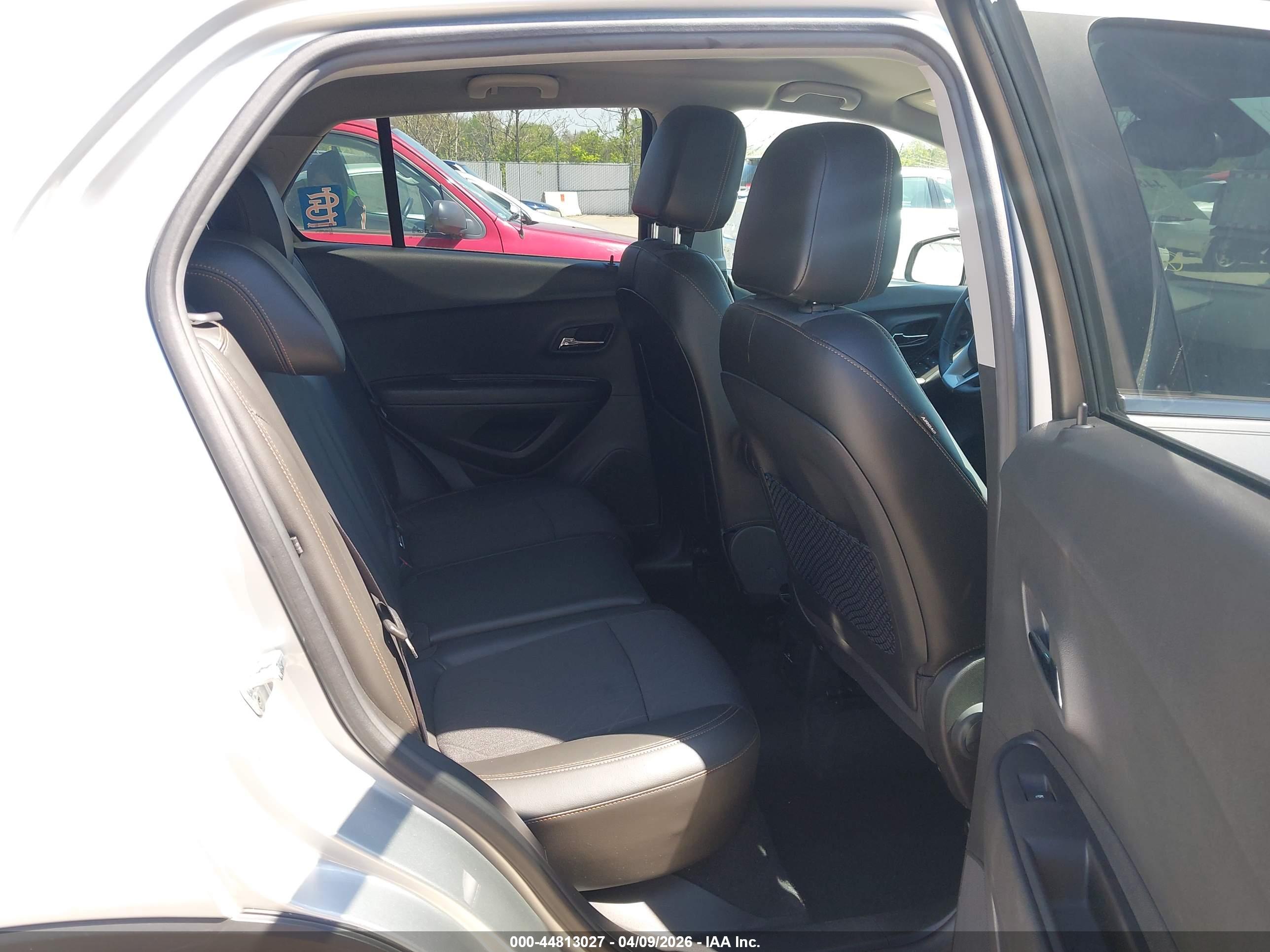 CHEVROLET TRAX image 8