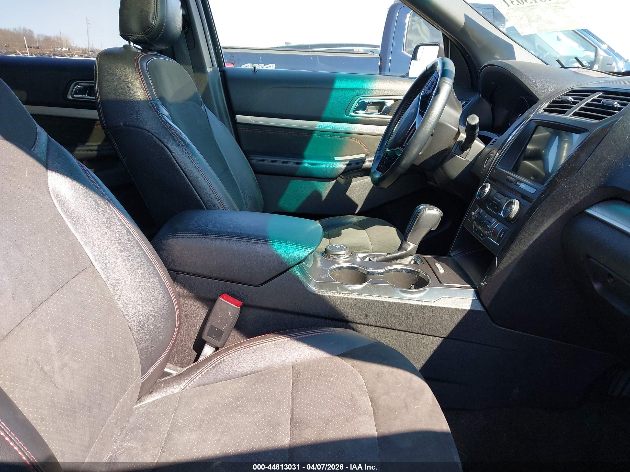 FORD EXPLORER image 5