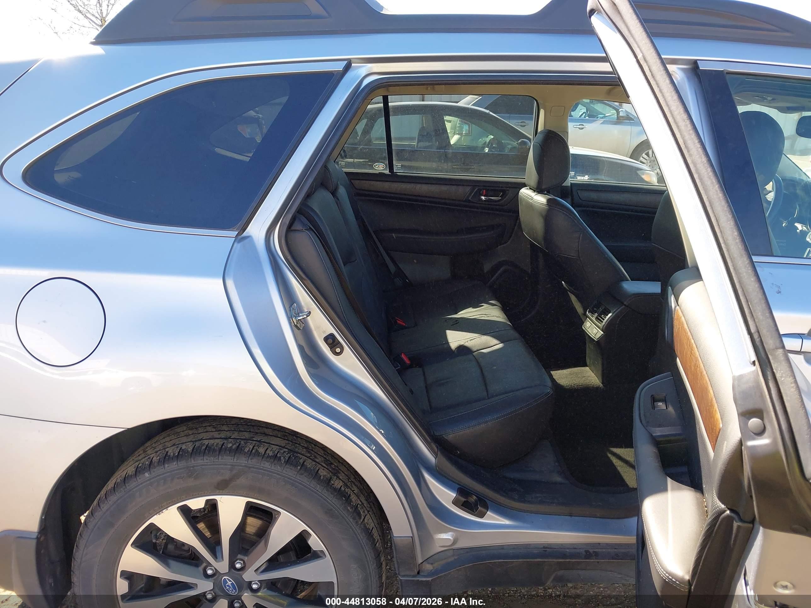 SUBARU OUTBACK image 8