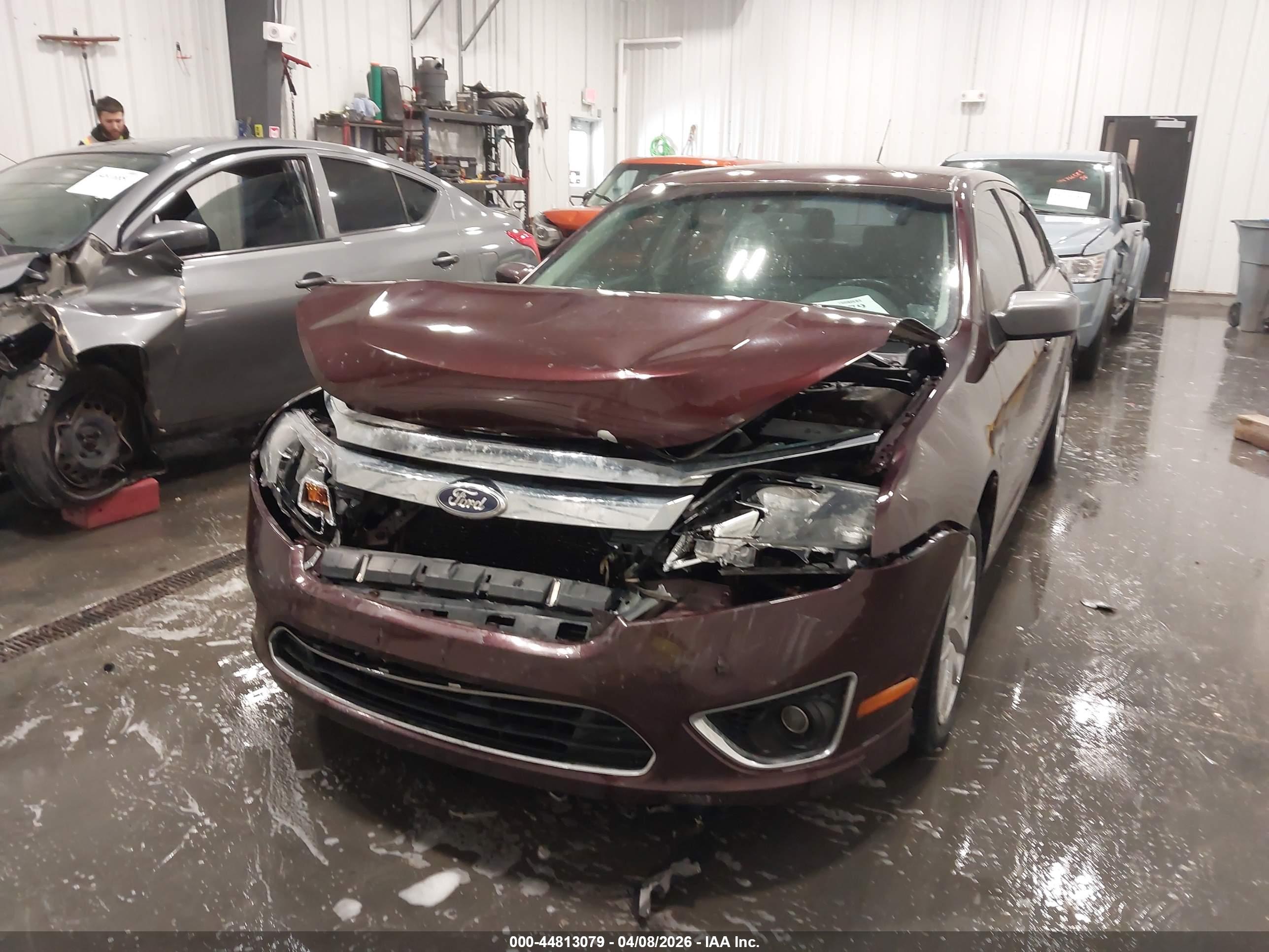 FORD FUSION image 6