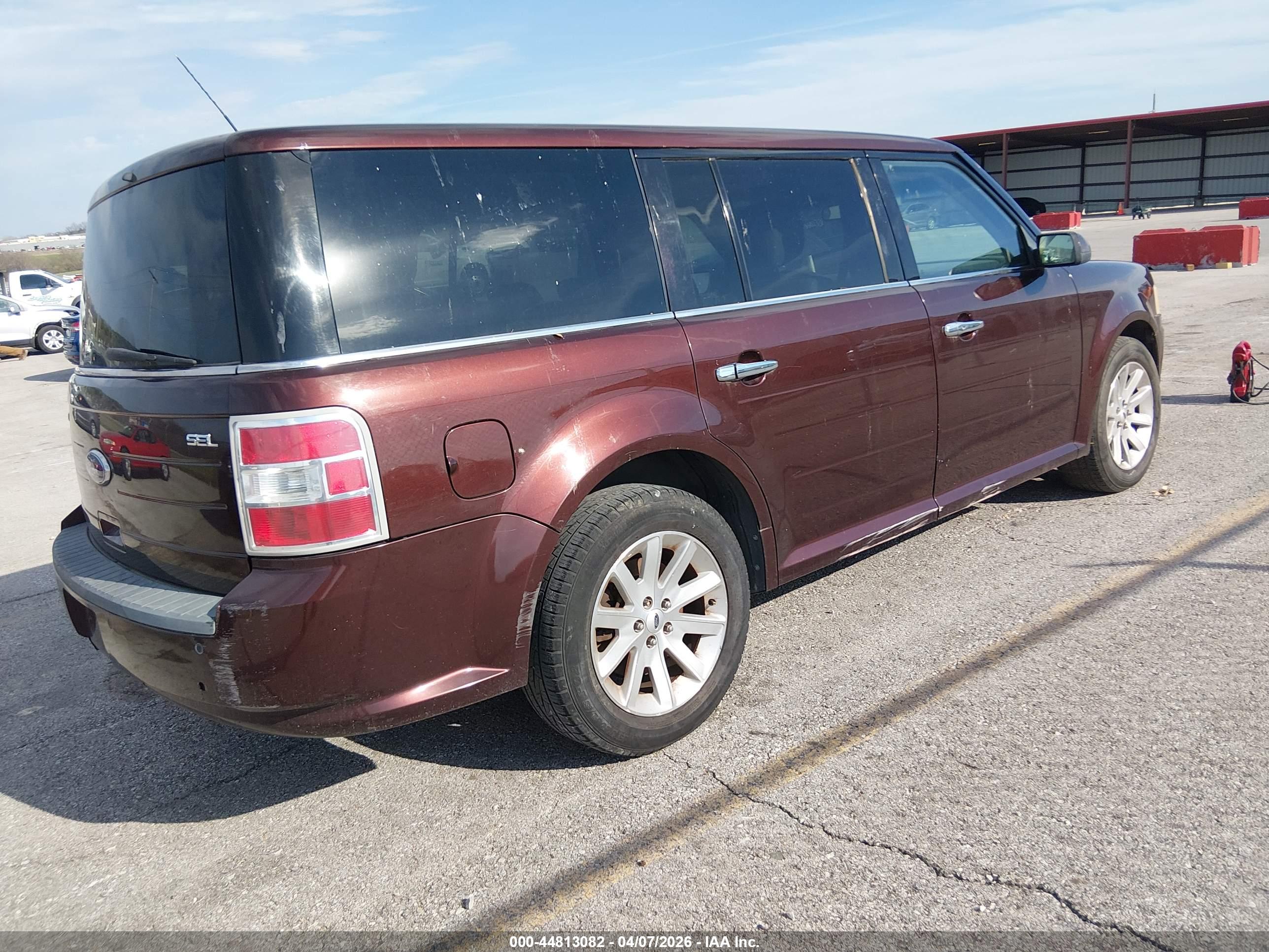 FORD FLEX image 4