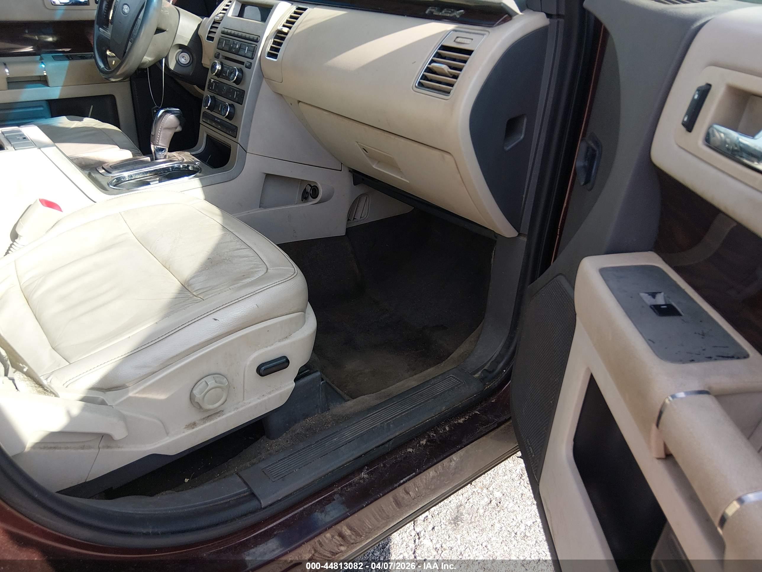 FORD FLEX image 5
