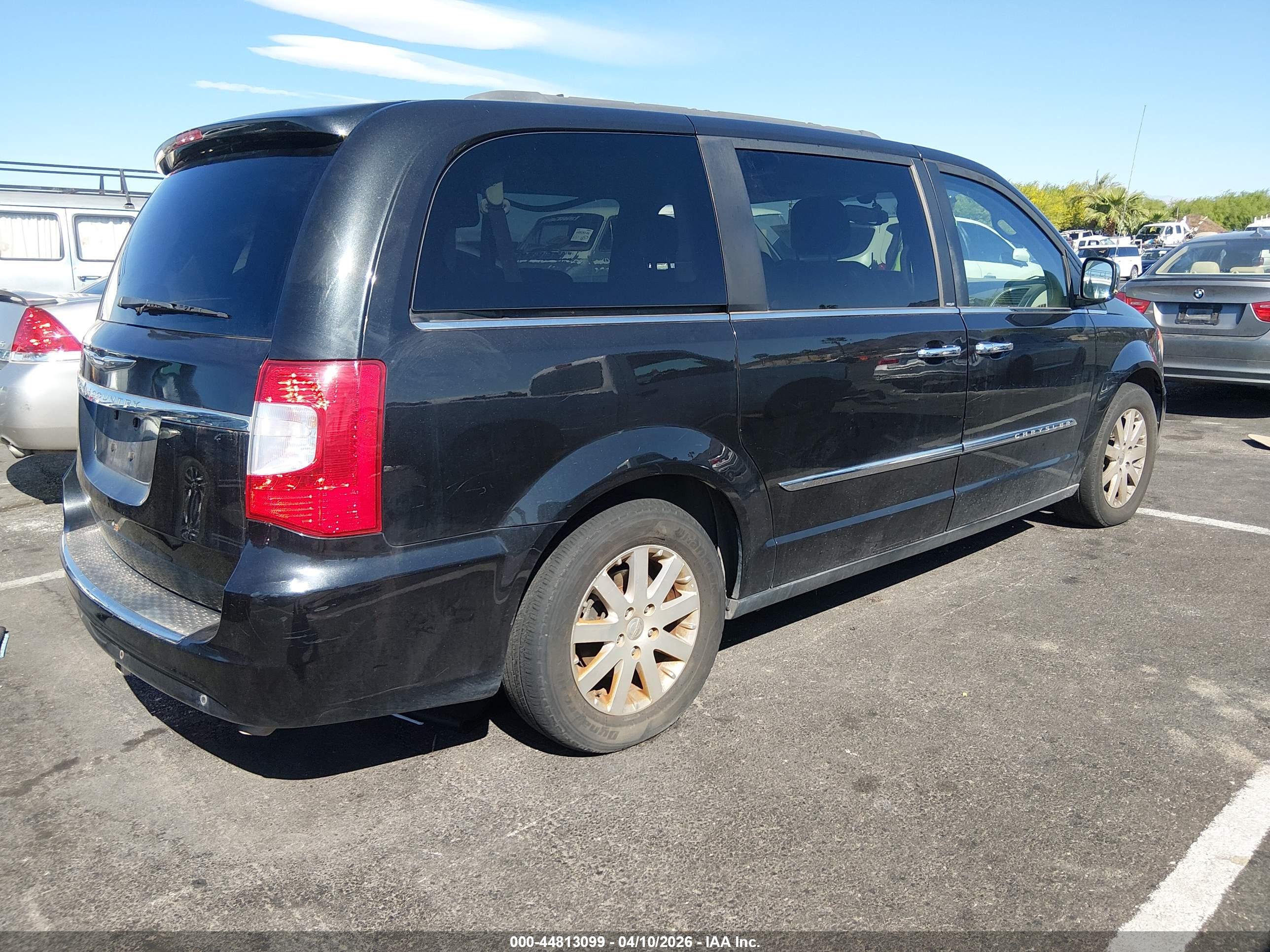 CHRYSLER TOWN image 4