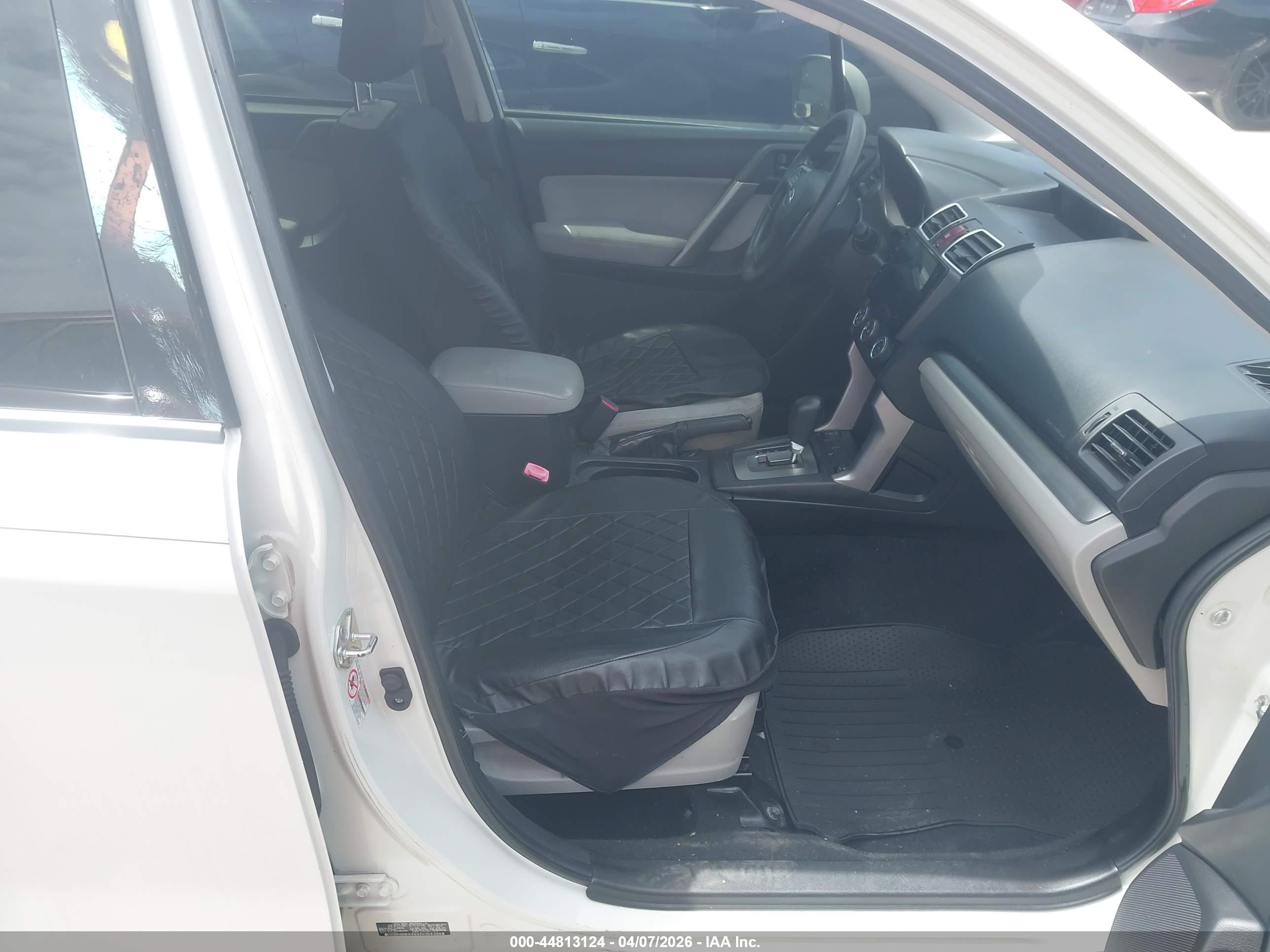 SUBARU FORESTER image 5