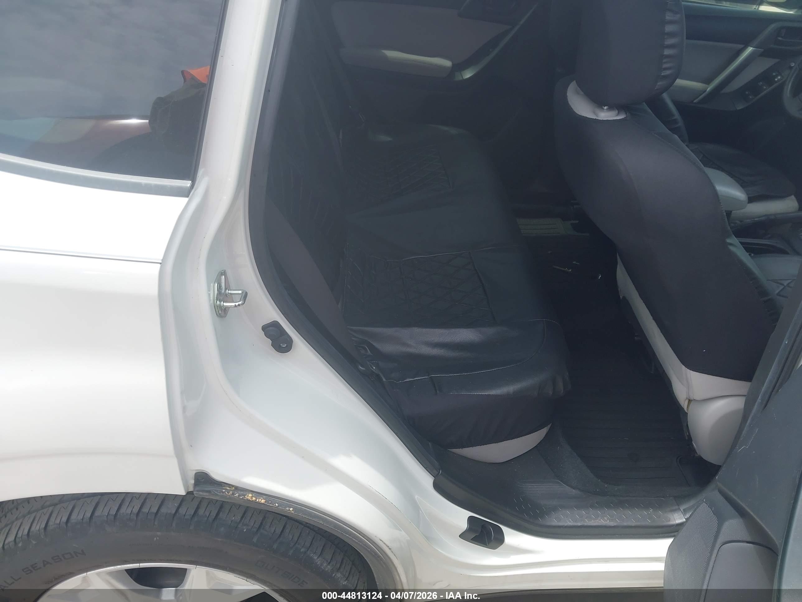 SUBARU FORESTER image 8