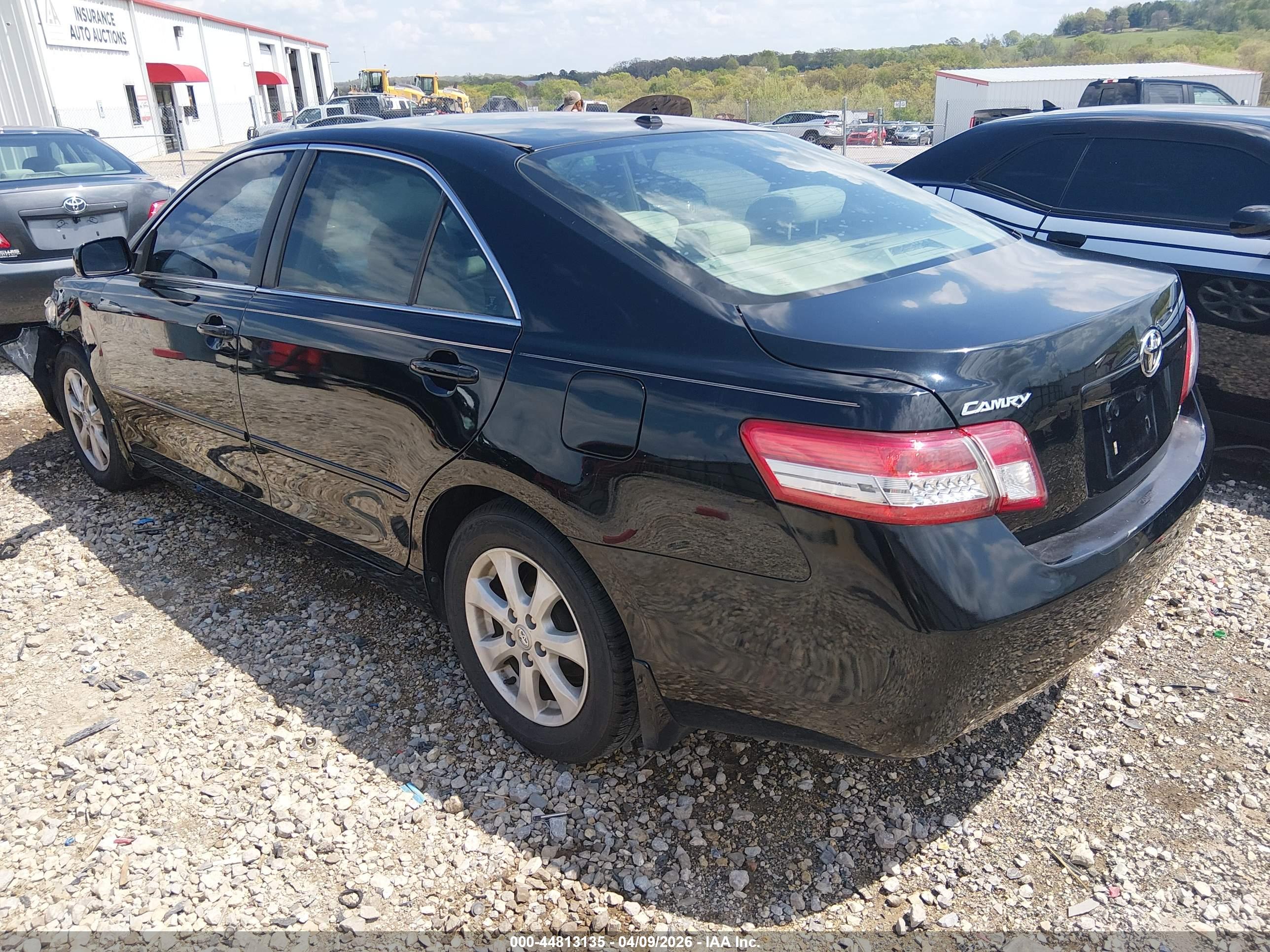 TOYOTA CAMRY image 3