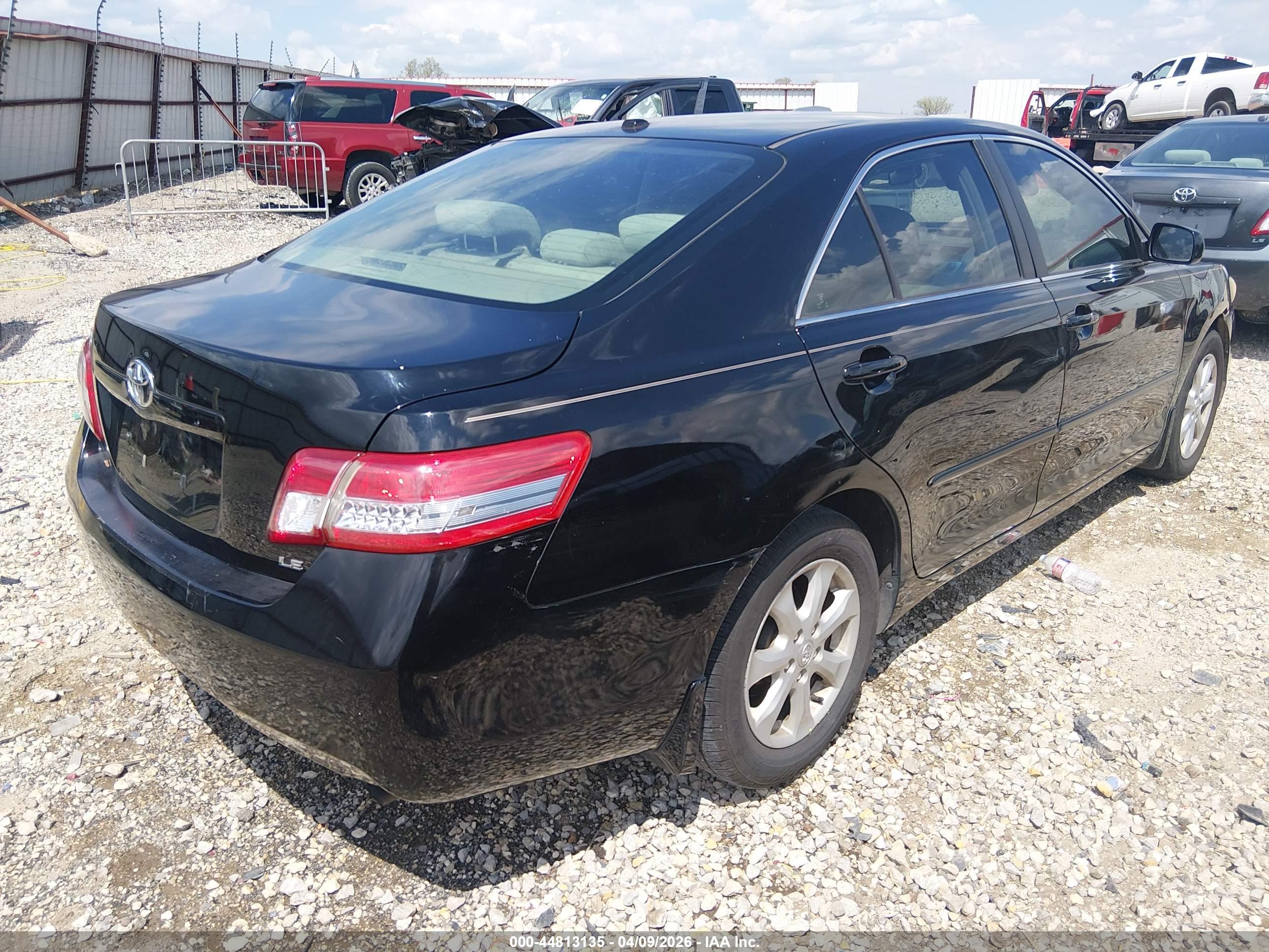 TOYOTA CAMRY image 4