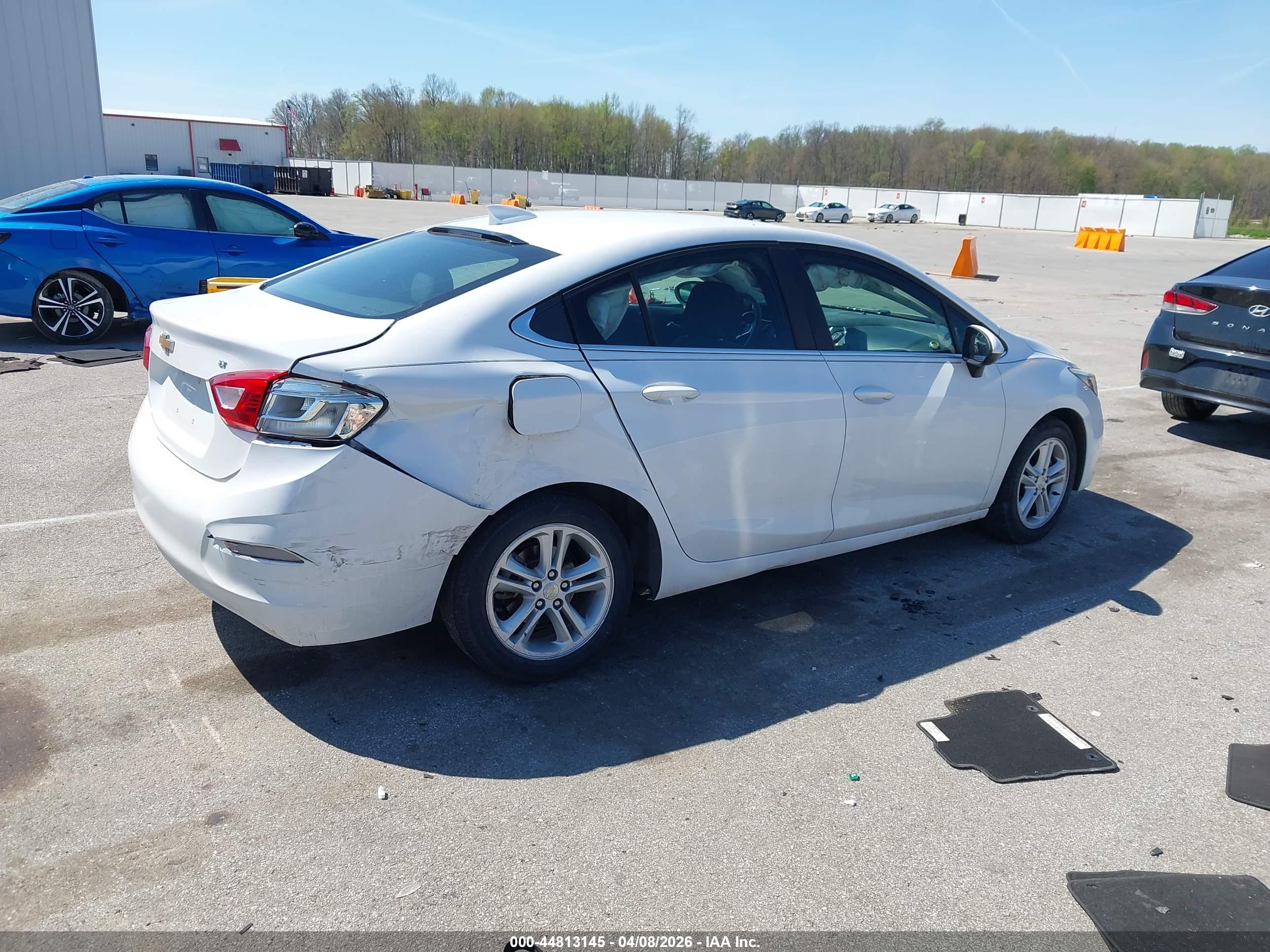 CHEVROLET CRUZE image 4