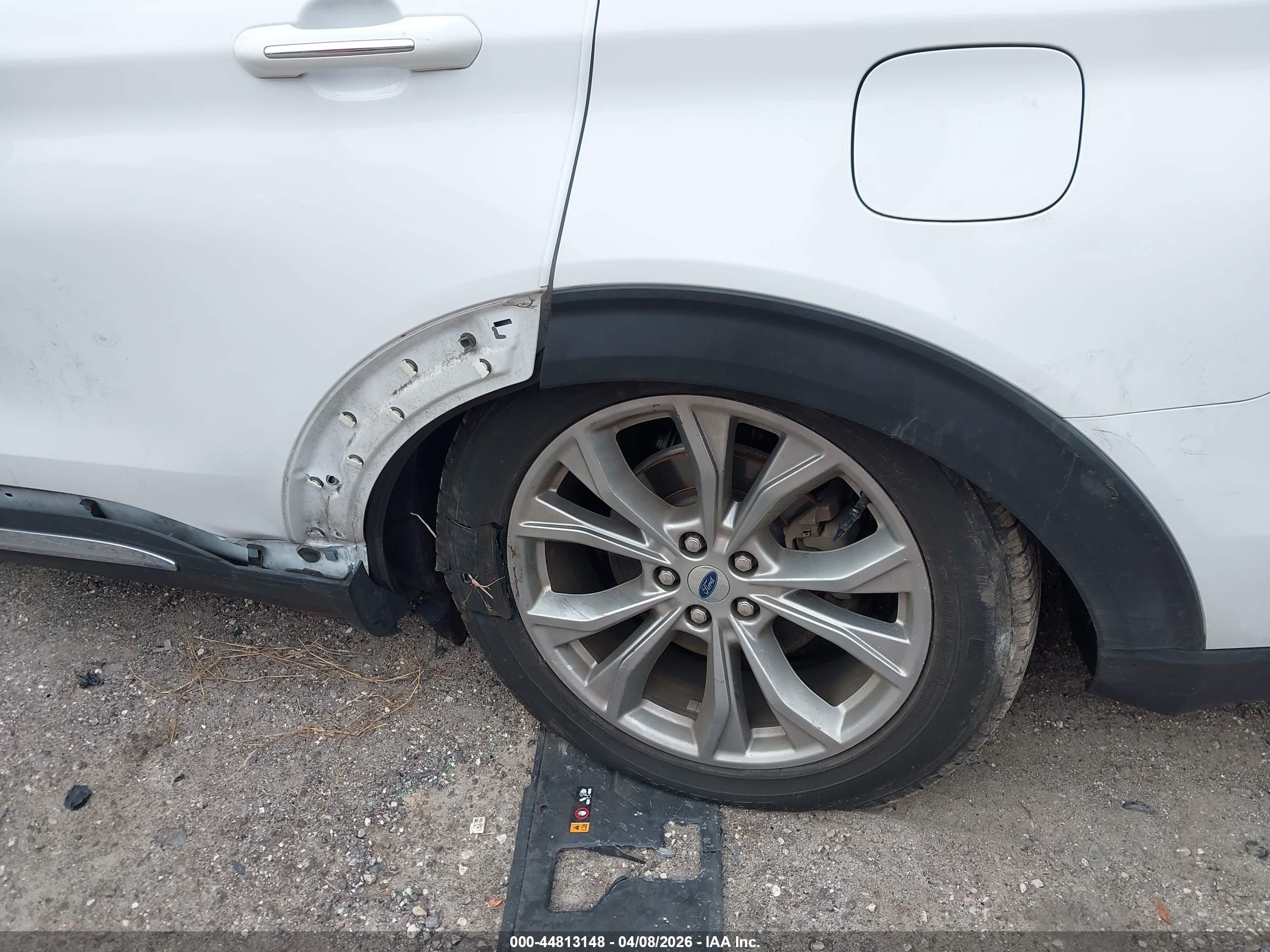 FORD EXPLORER image 6