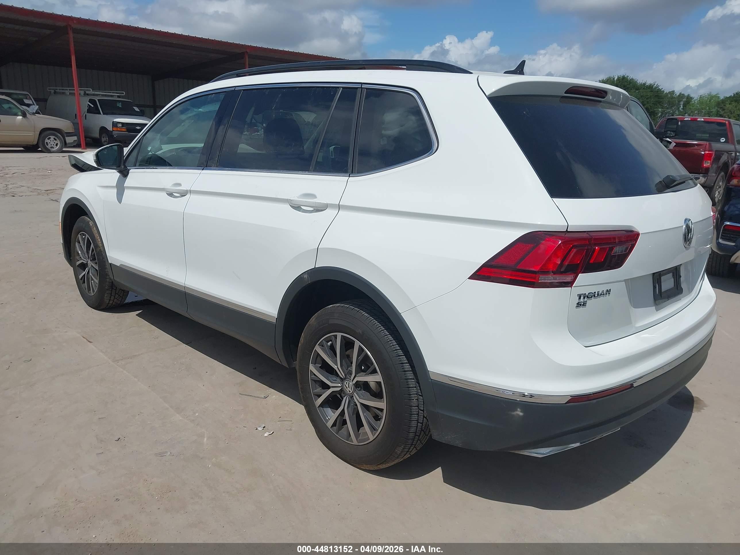 VOLKSWAGEN TIGUAN image 3