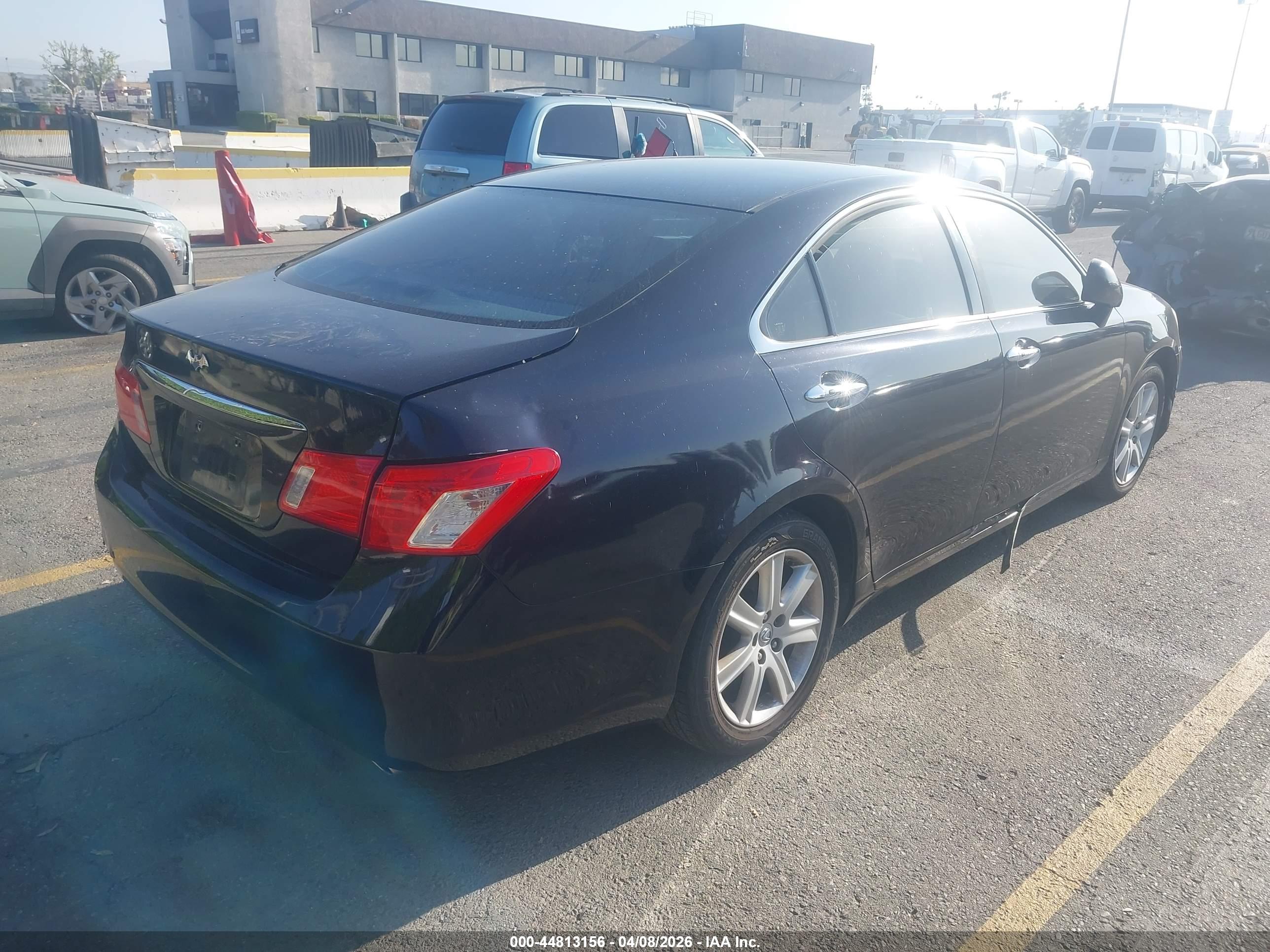 LEXUS ES image 4