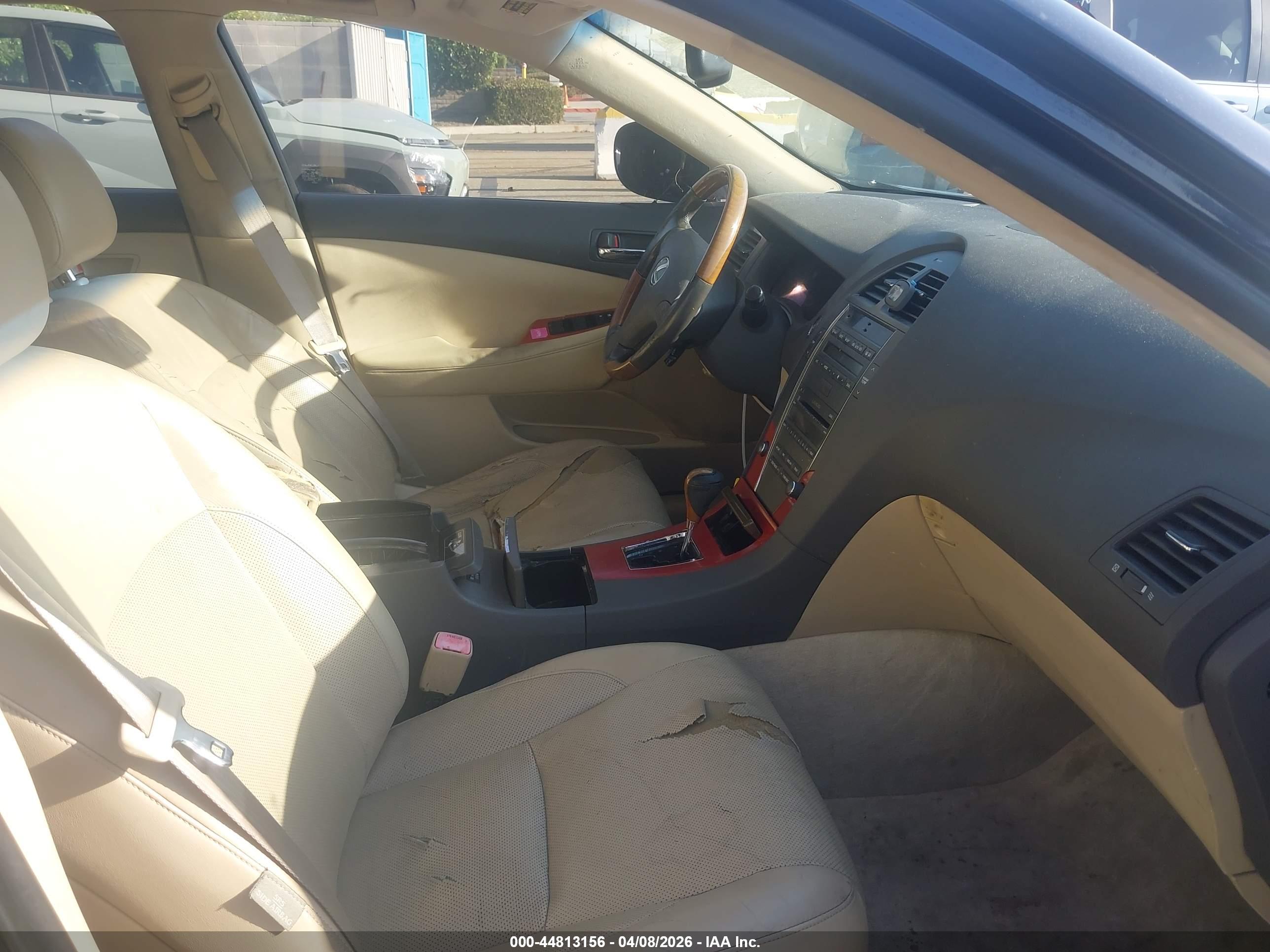 LEXUS ES image 5