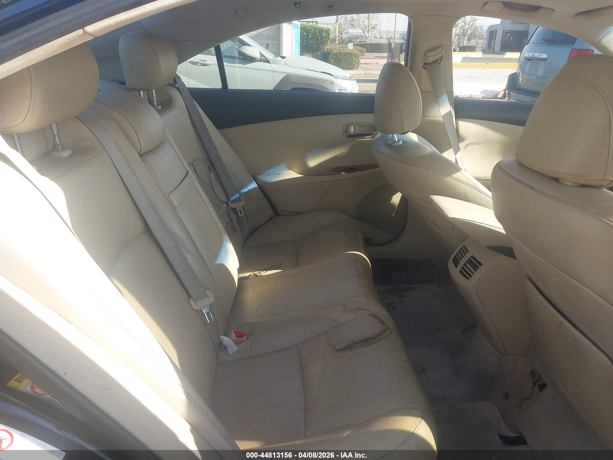 LEXUS ES image 8