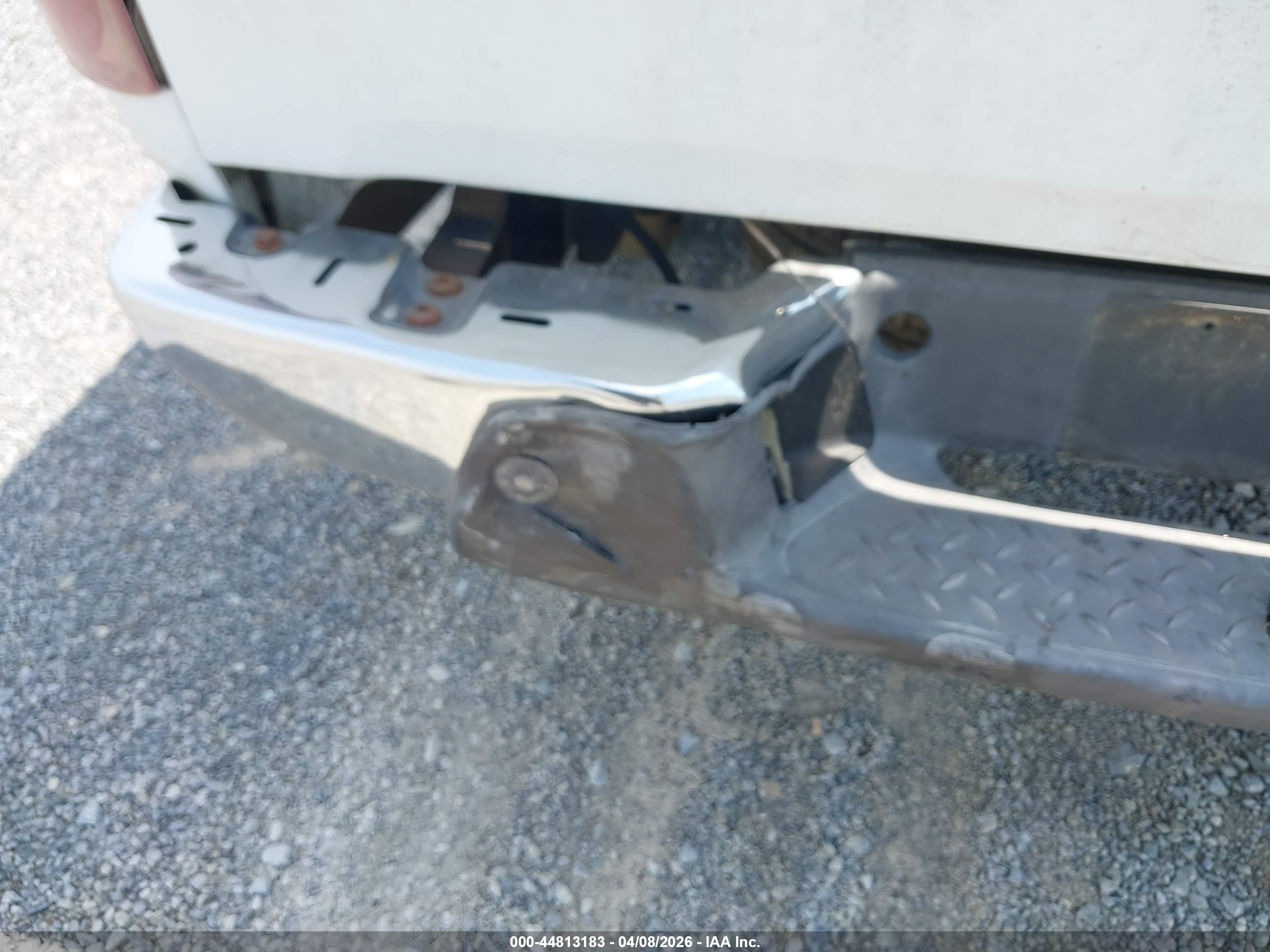 CHEVROLET COLORADO image 6