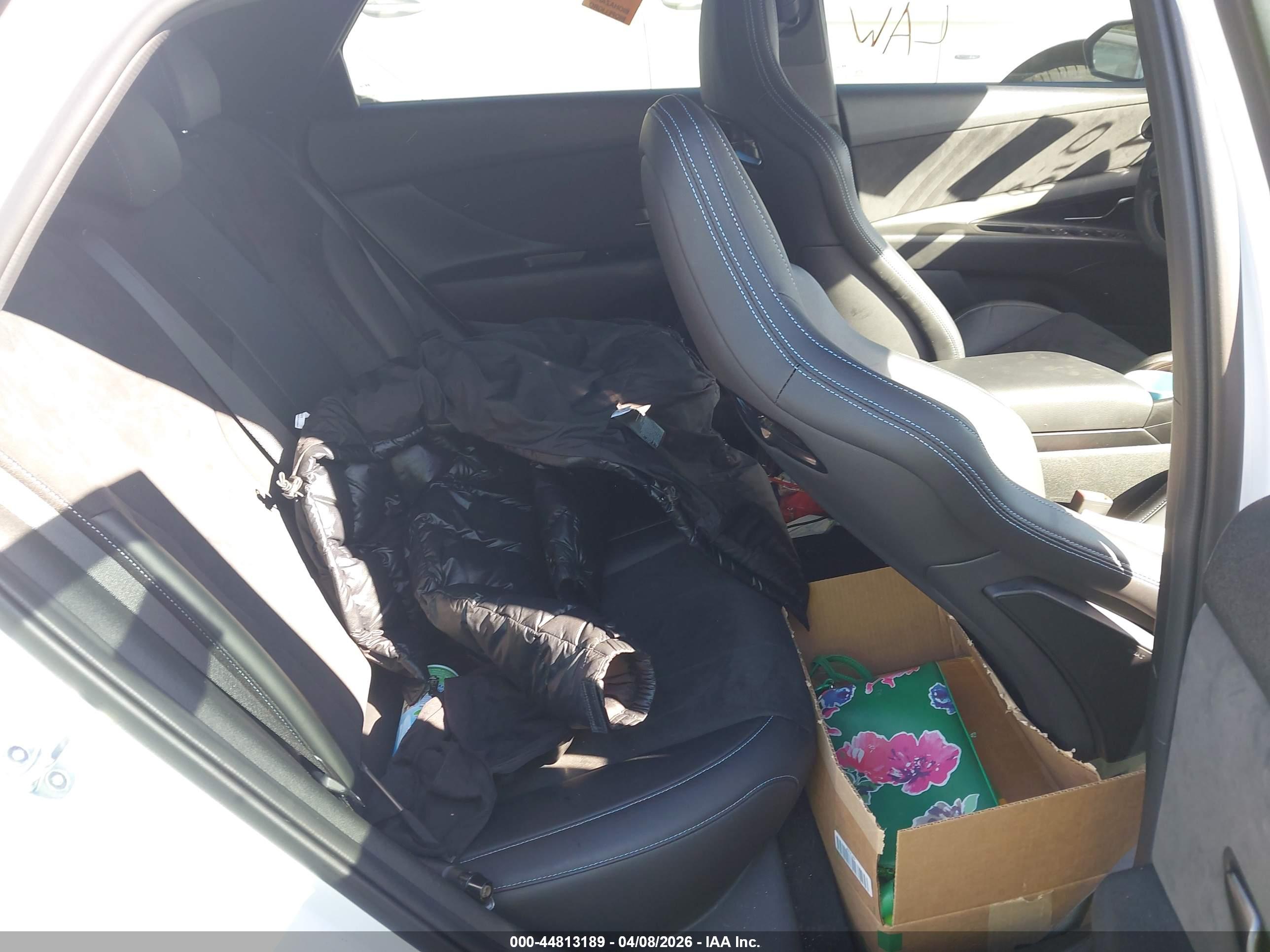 HYUNDAI ELANTRA image 8
