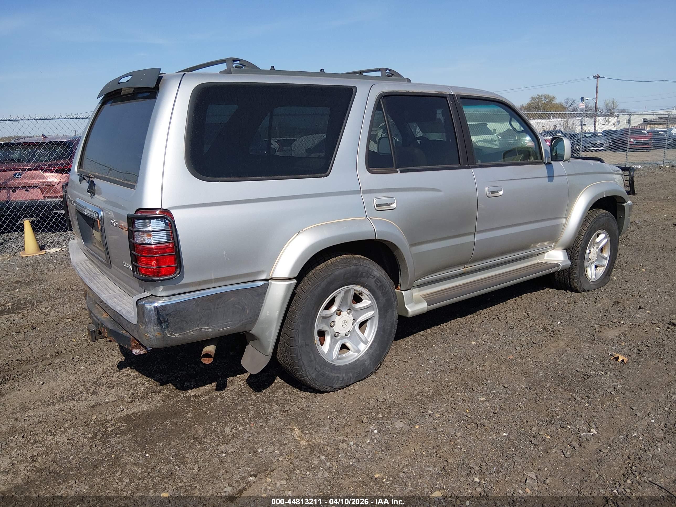 TOYOTA 4RUNNER image 4