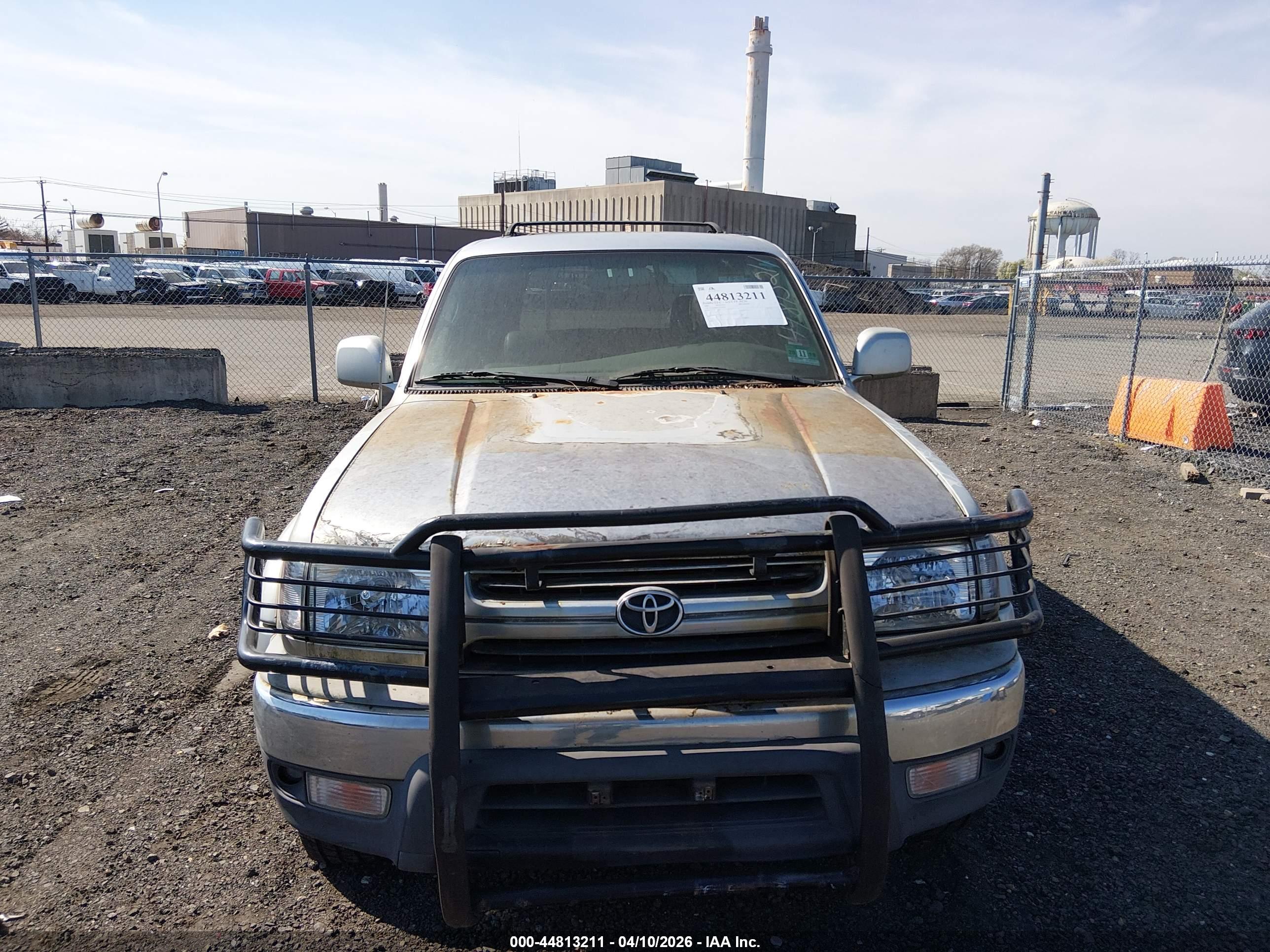 TOYOTA 4RUNNER image 6