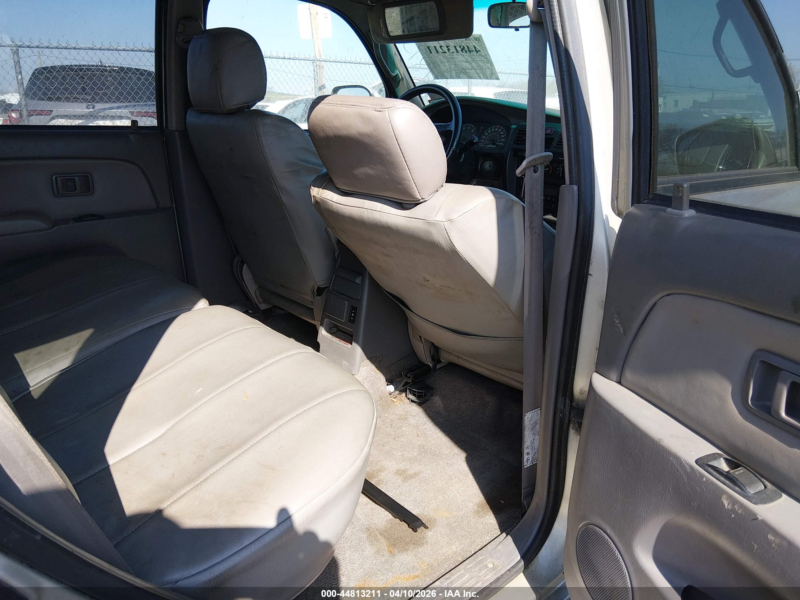 TOYOTA 4RUNNER image 8