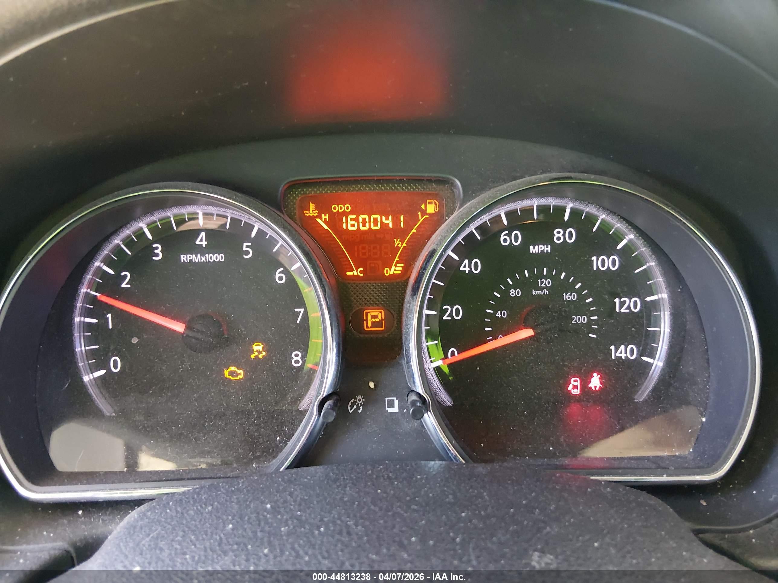 NISSAN VERSA image 7