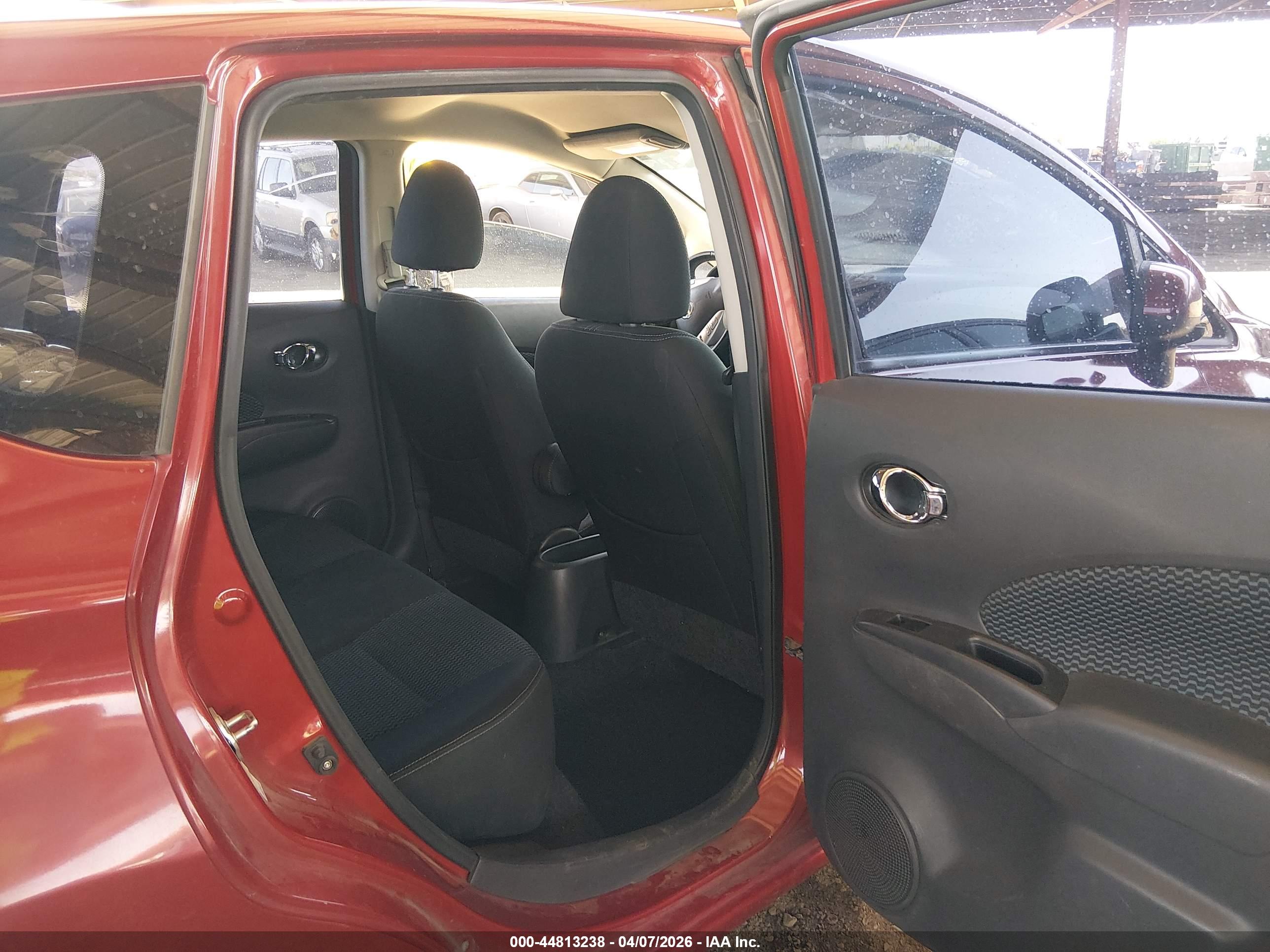 NISSAN VERSA image 8