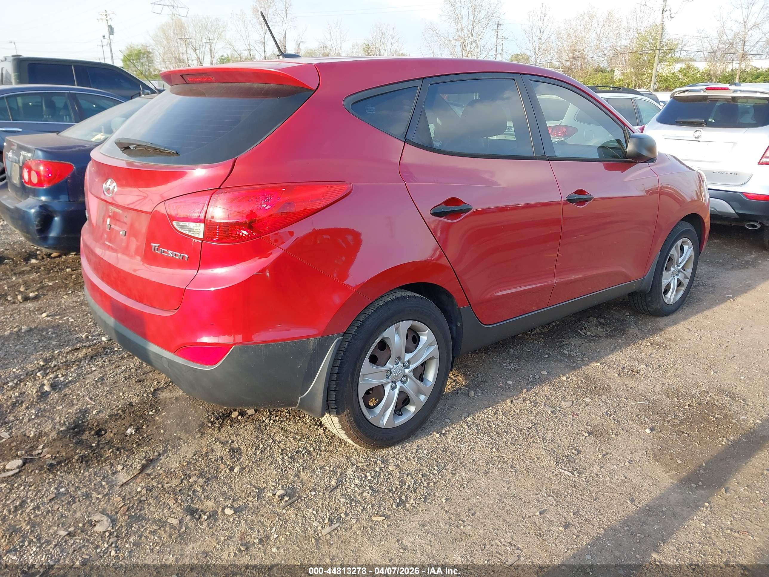 HYUNDAI TUCSON image 4