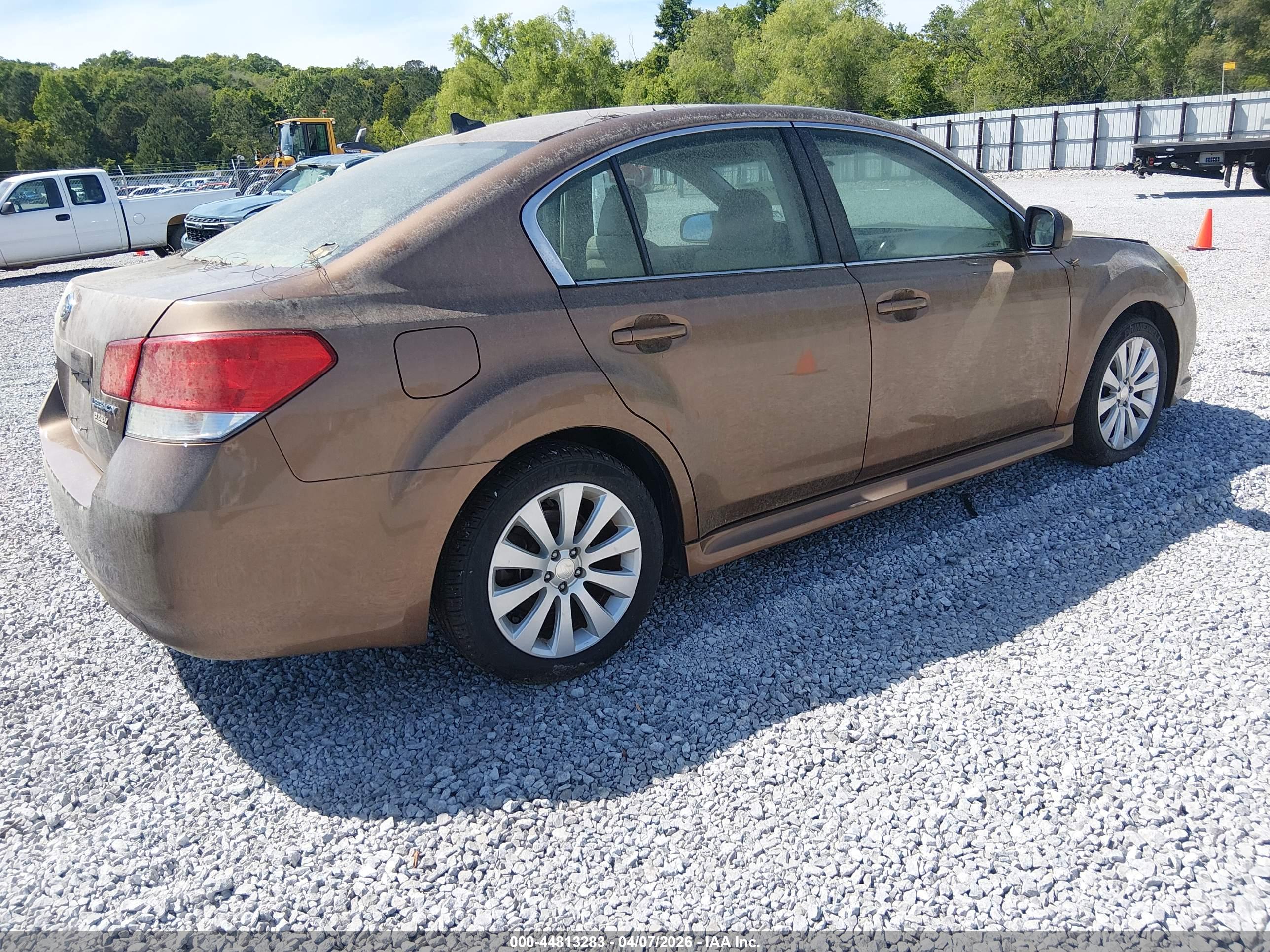 SUBARU LEGACY image 4