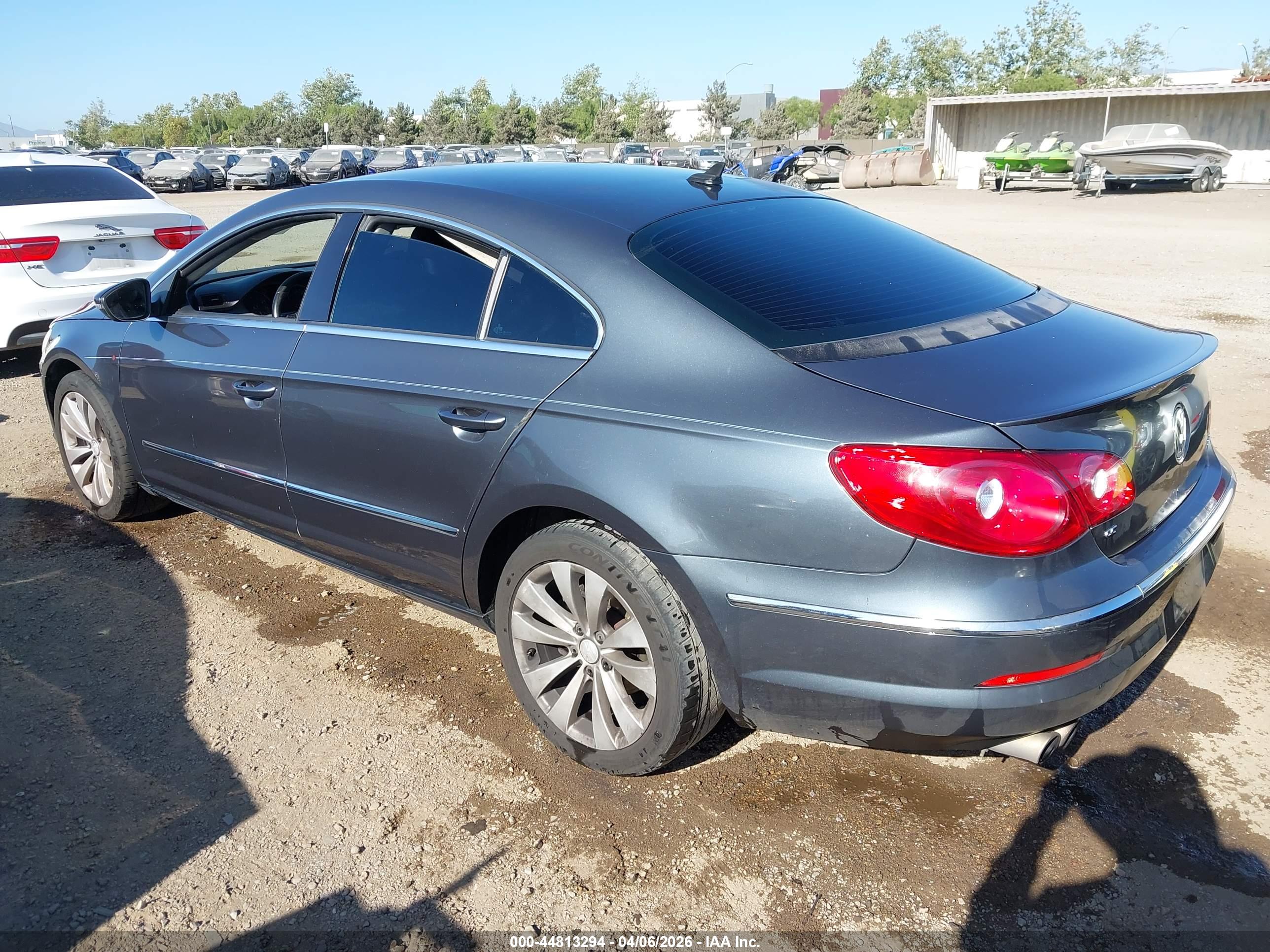 VOLKSWAGEN CC image 3