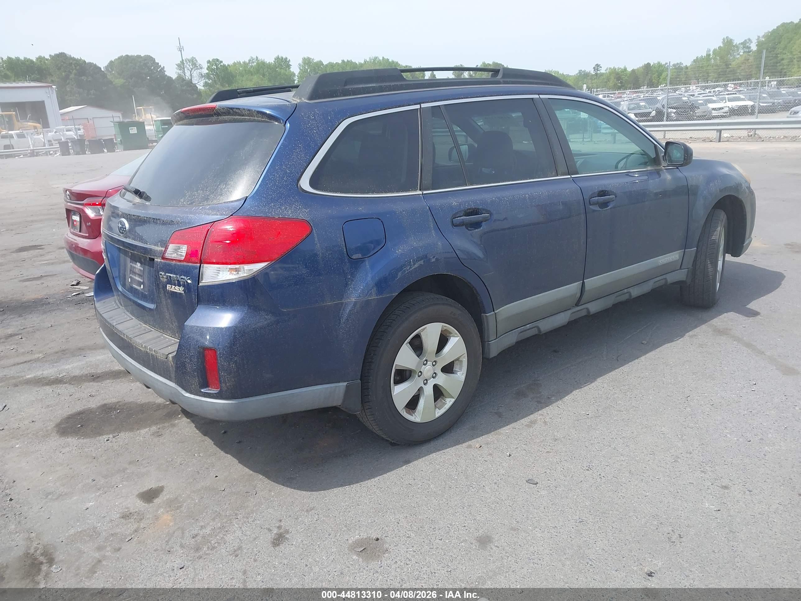 SUBARU OUTBACK image 4
