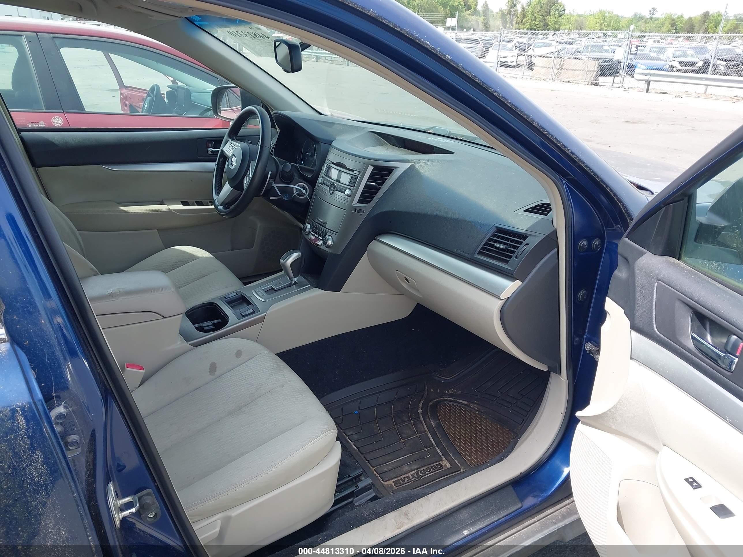 SUBARU OUTBACK image 5