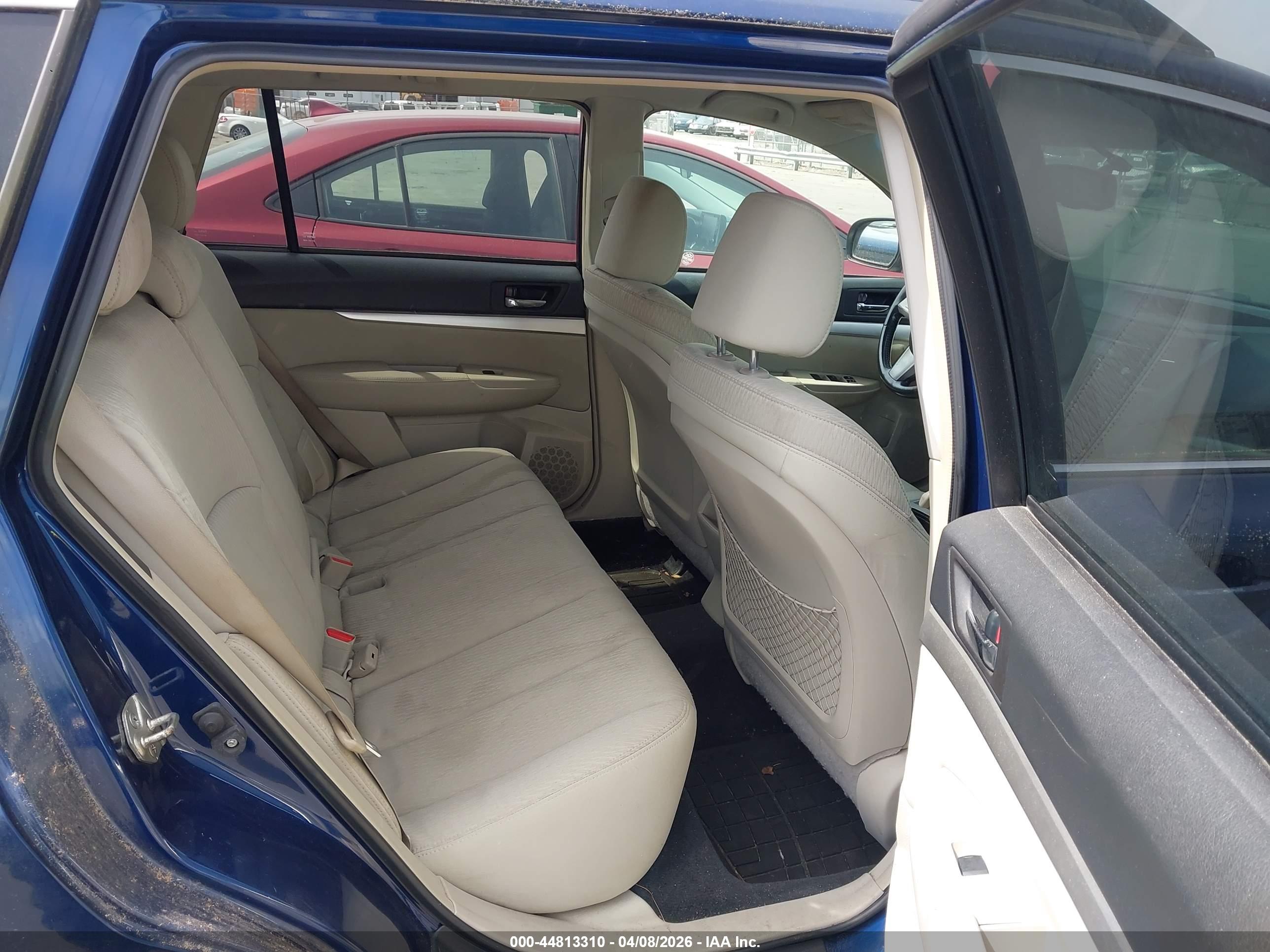 SUBARU OUTBACK image 8