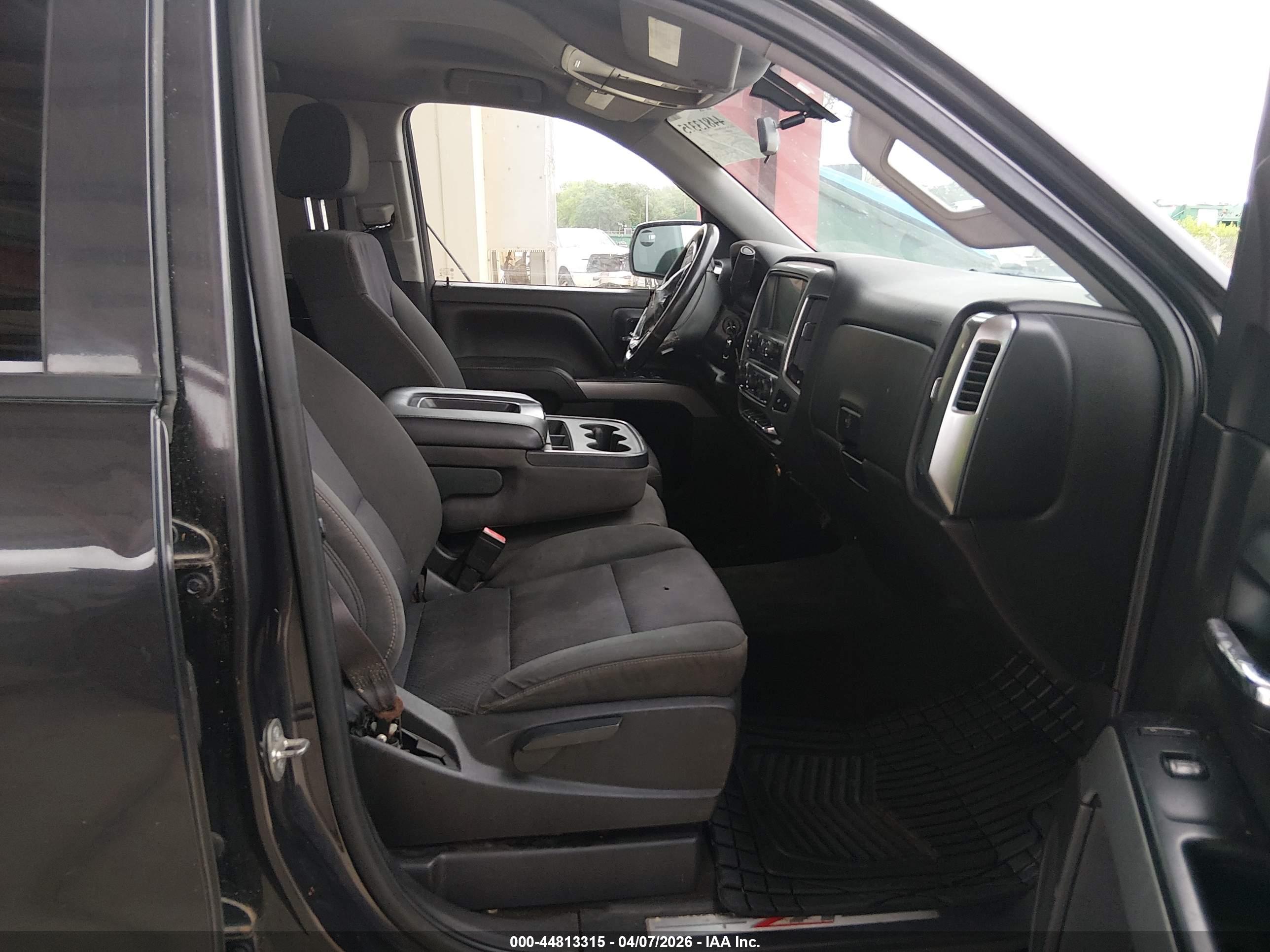 CHEVROLET SILVERADO image 5