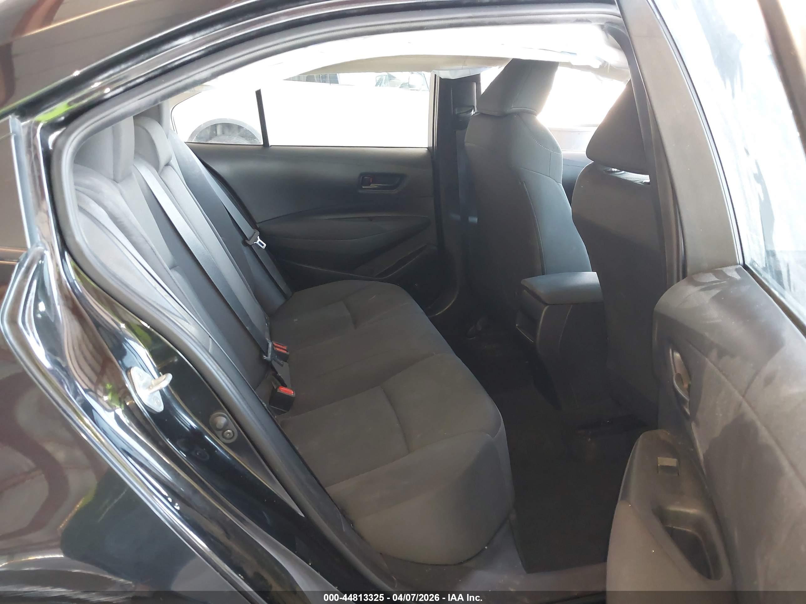 TOYOTA COROLLA image 8