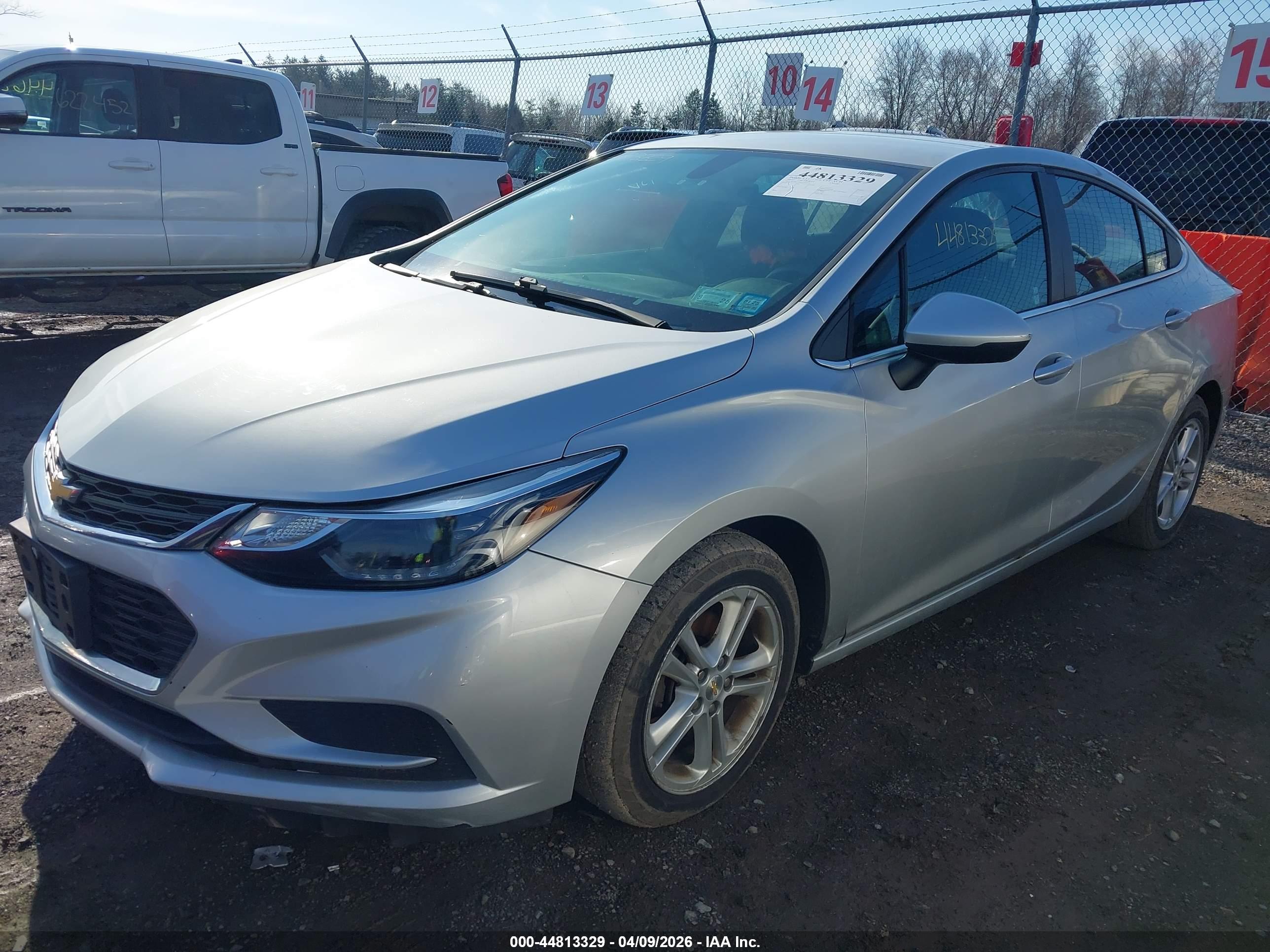 CHEVROLET CRUZE image 2