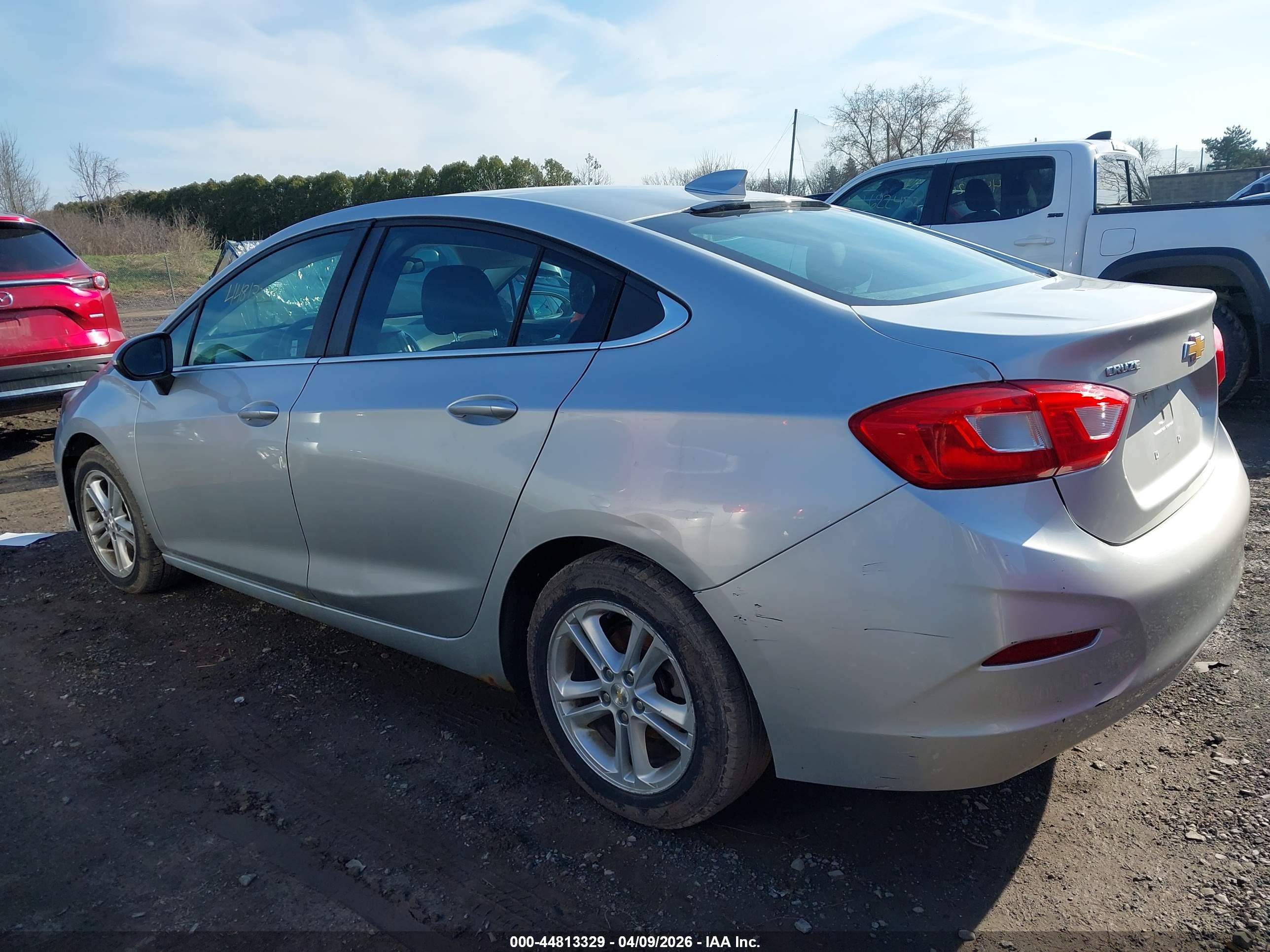 CHEVROLET CRUZE image 3