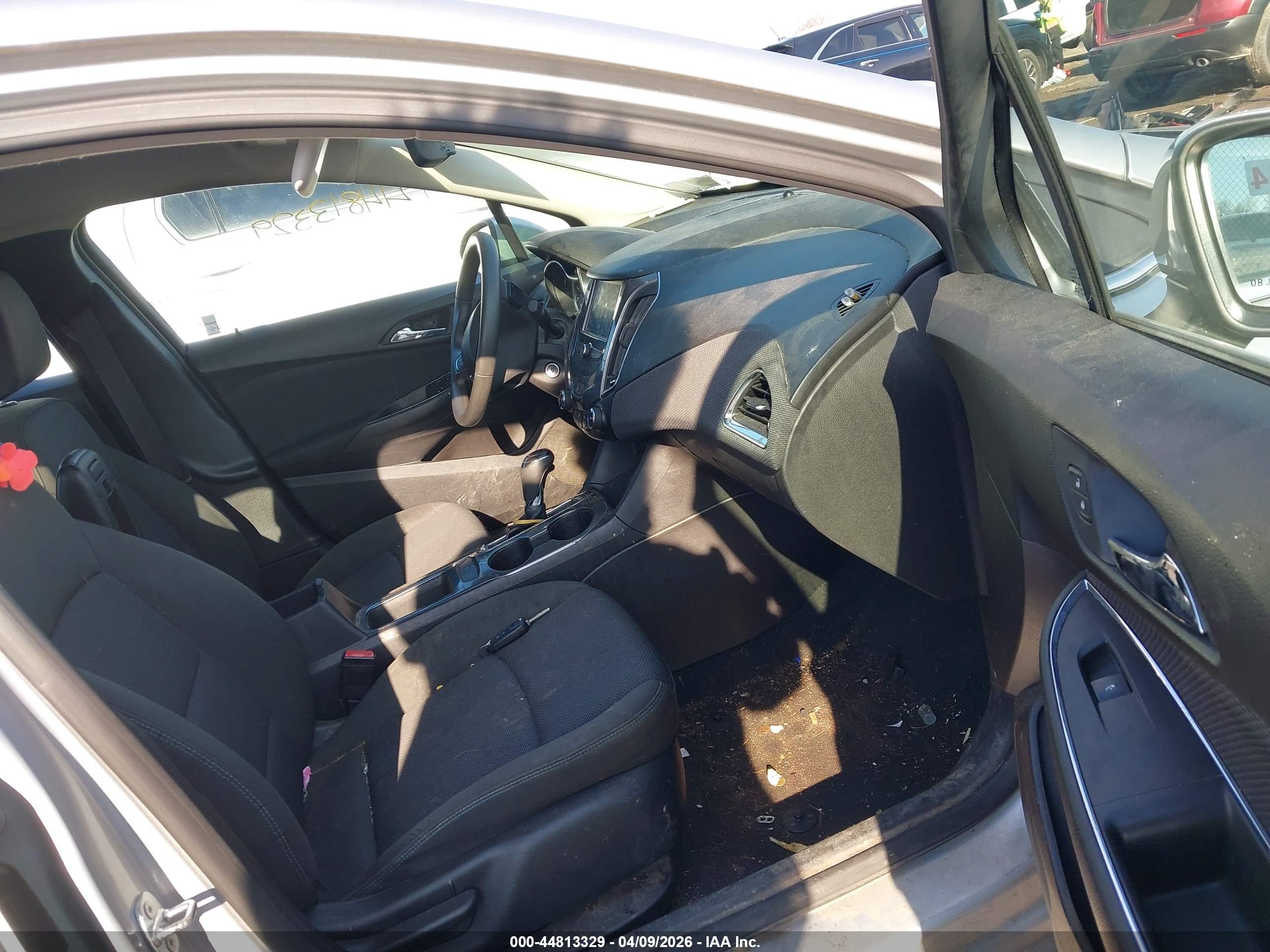 CHEVROLET CRUZE image 5
